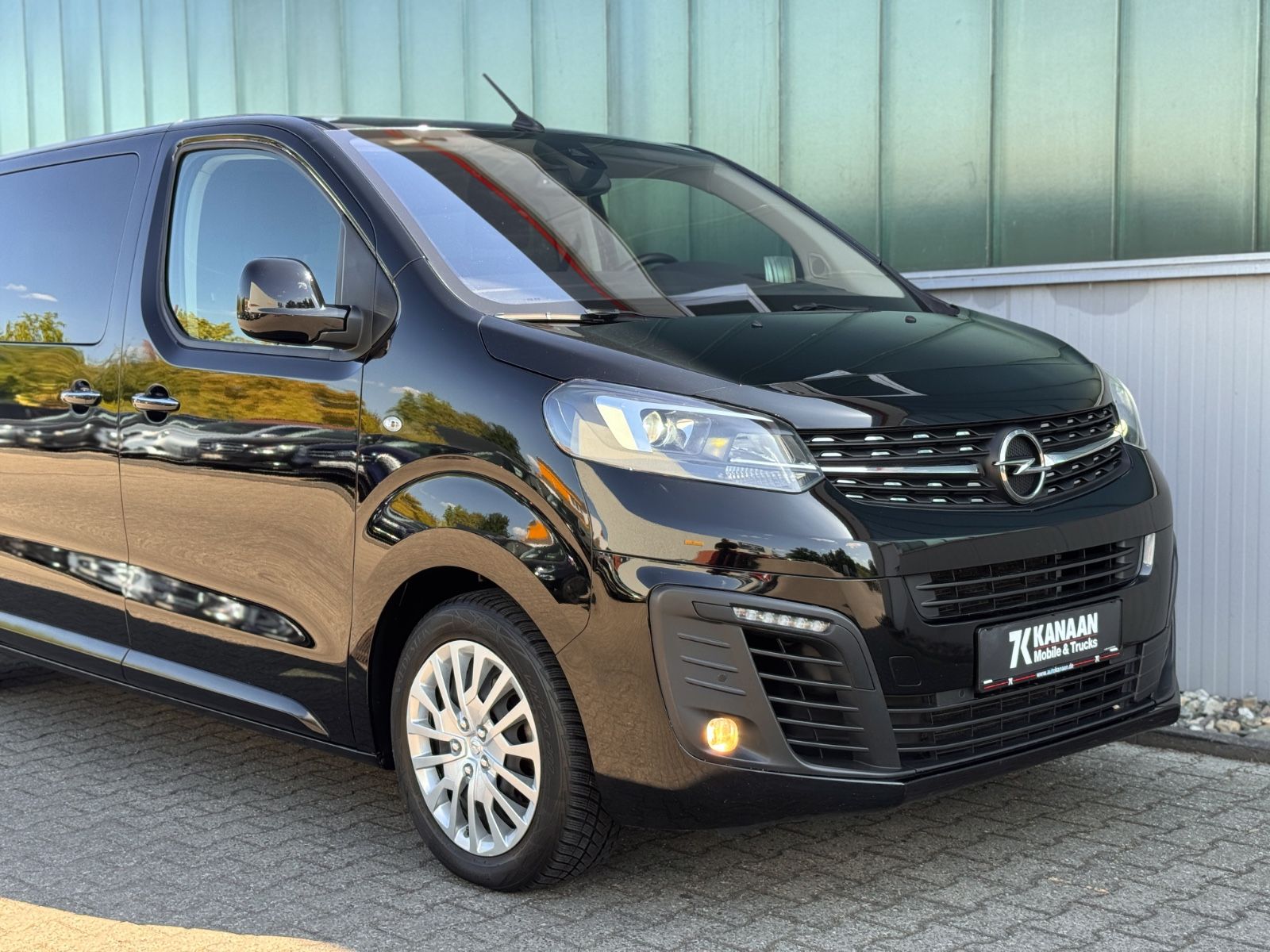 Fahrzeugabbildung Opel Zafira 2.0d Life Selection L3 *8-SITZE|CAM|AHK*
