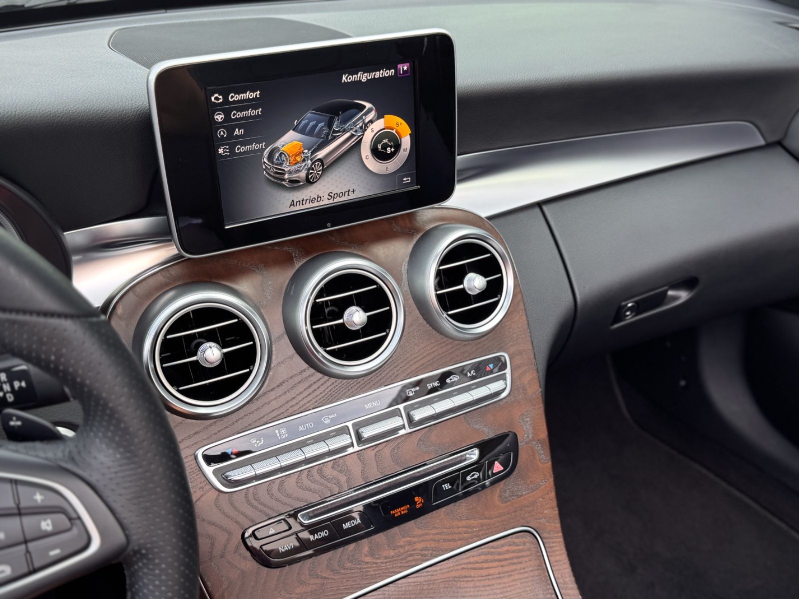 Fahrzeugabbildung Mercedes-Benz C 400 Cabriolet 9G 4Matic *NAVI|CAM|MEMORY|LED*
