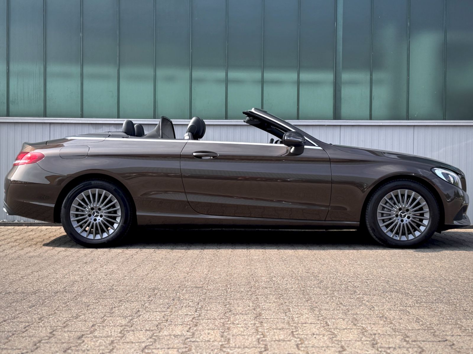 Fahrzeugabbildung Mercedes-Benz C 400 Cabriolet 9G 4Matic *NAVI|CAM|MEMORY|LED*
