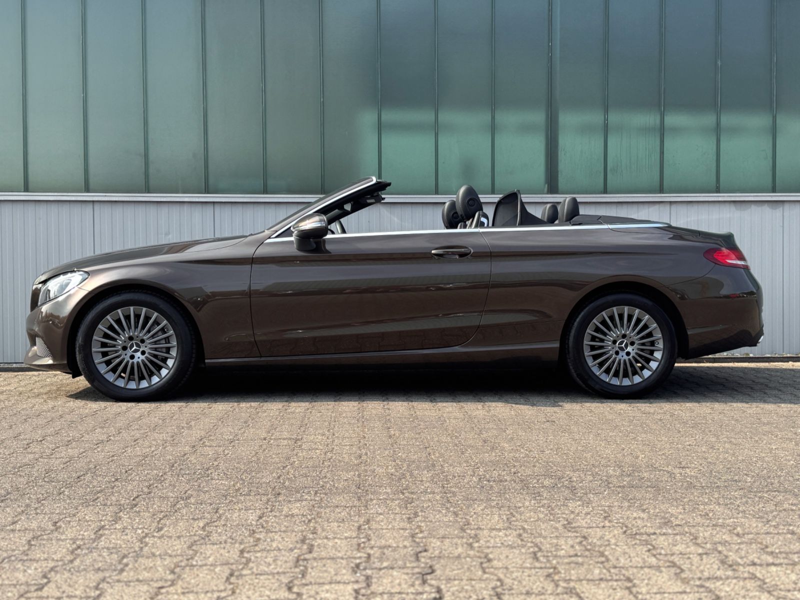 Fahrzeugabbildung Mercedes-Benz C 400 Cabriolet 9G 4Matic *NAVI|CAM|MEMORY|LED*