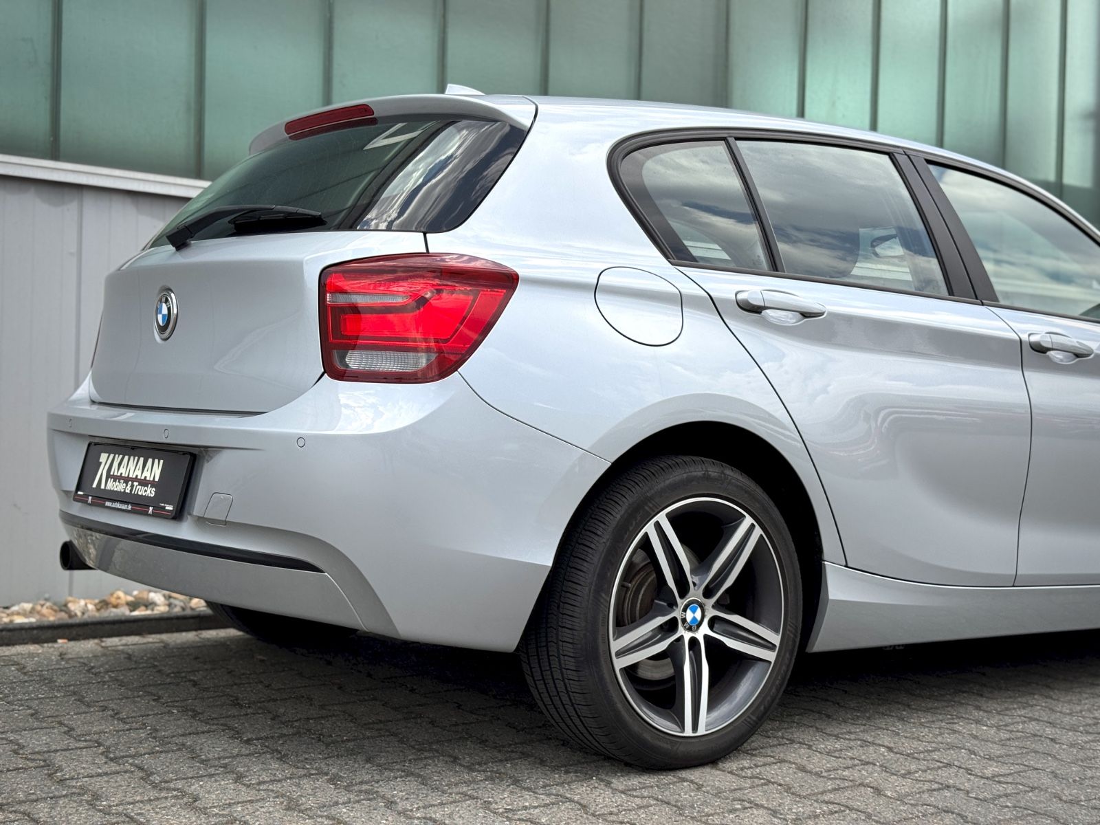 Fahrzeugabbildung BMW 116i Sport-Line *XENON|PDC|KLIMA*