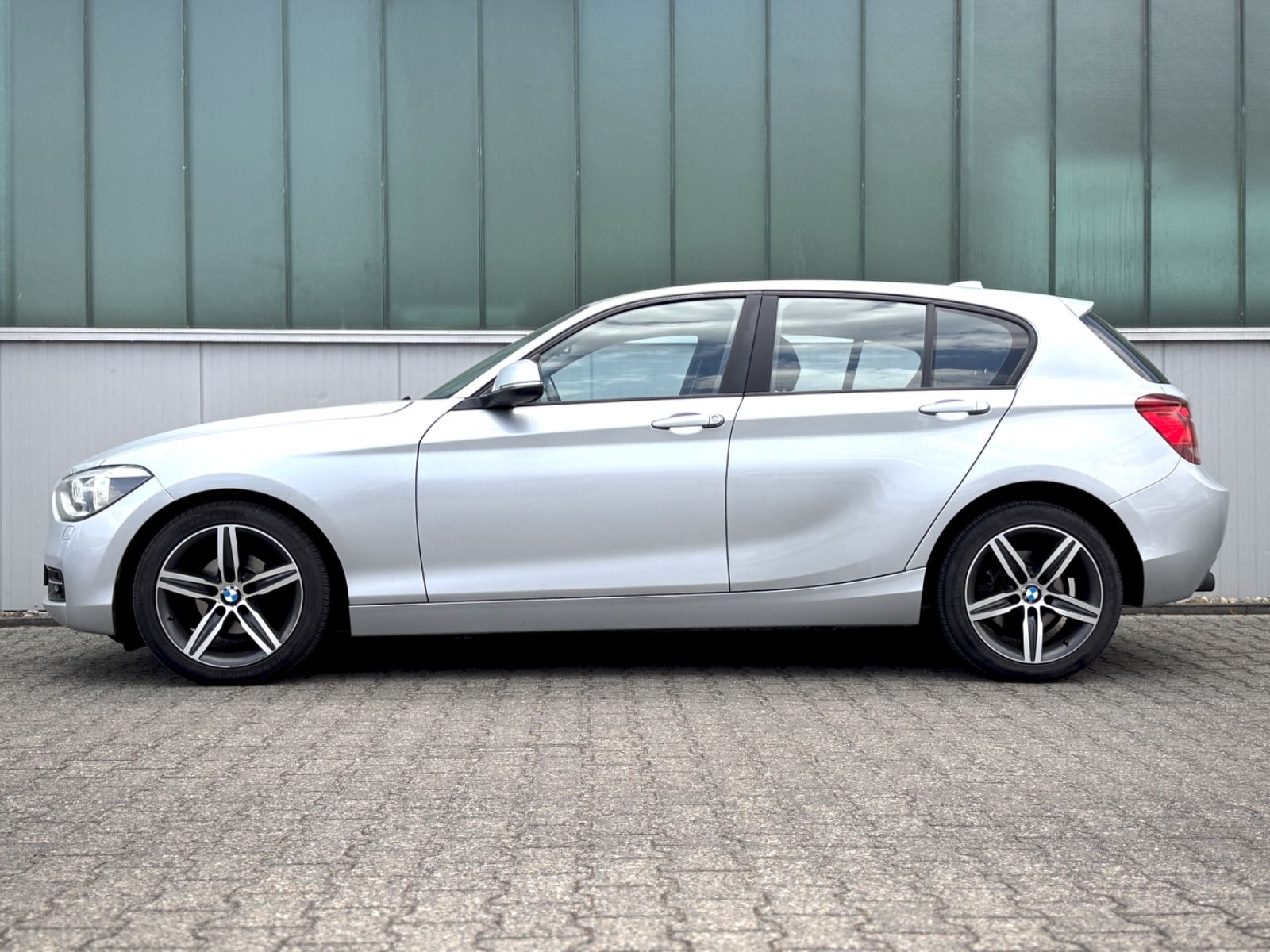 Fahrzeugabbildung BMW 116i Sport-Line *XENON|PDC|KLIMA*