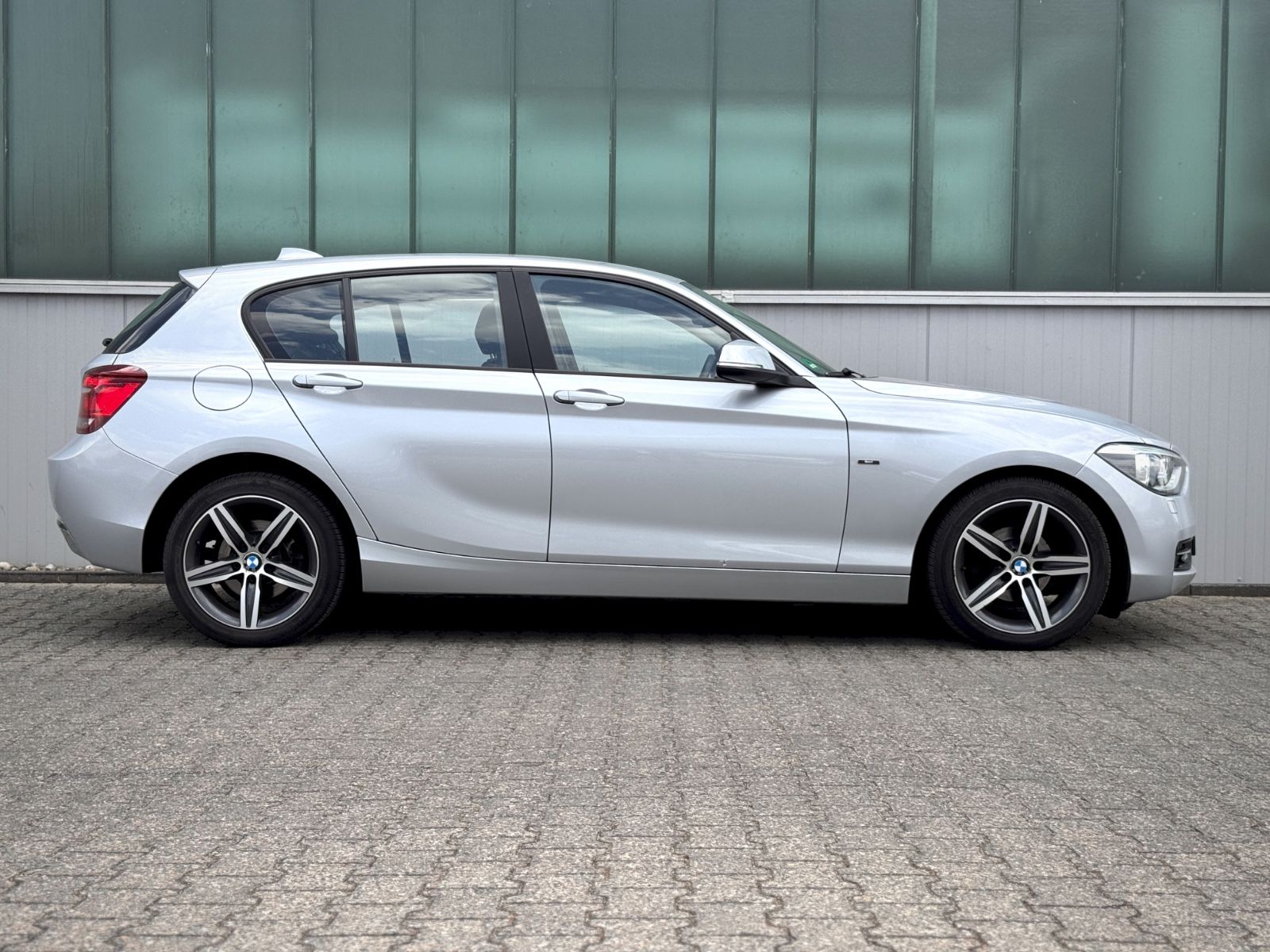 Fahrzeugabbildung BMW 116i Sport-Line *XENON|PDC|KLIMA*