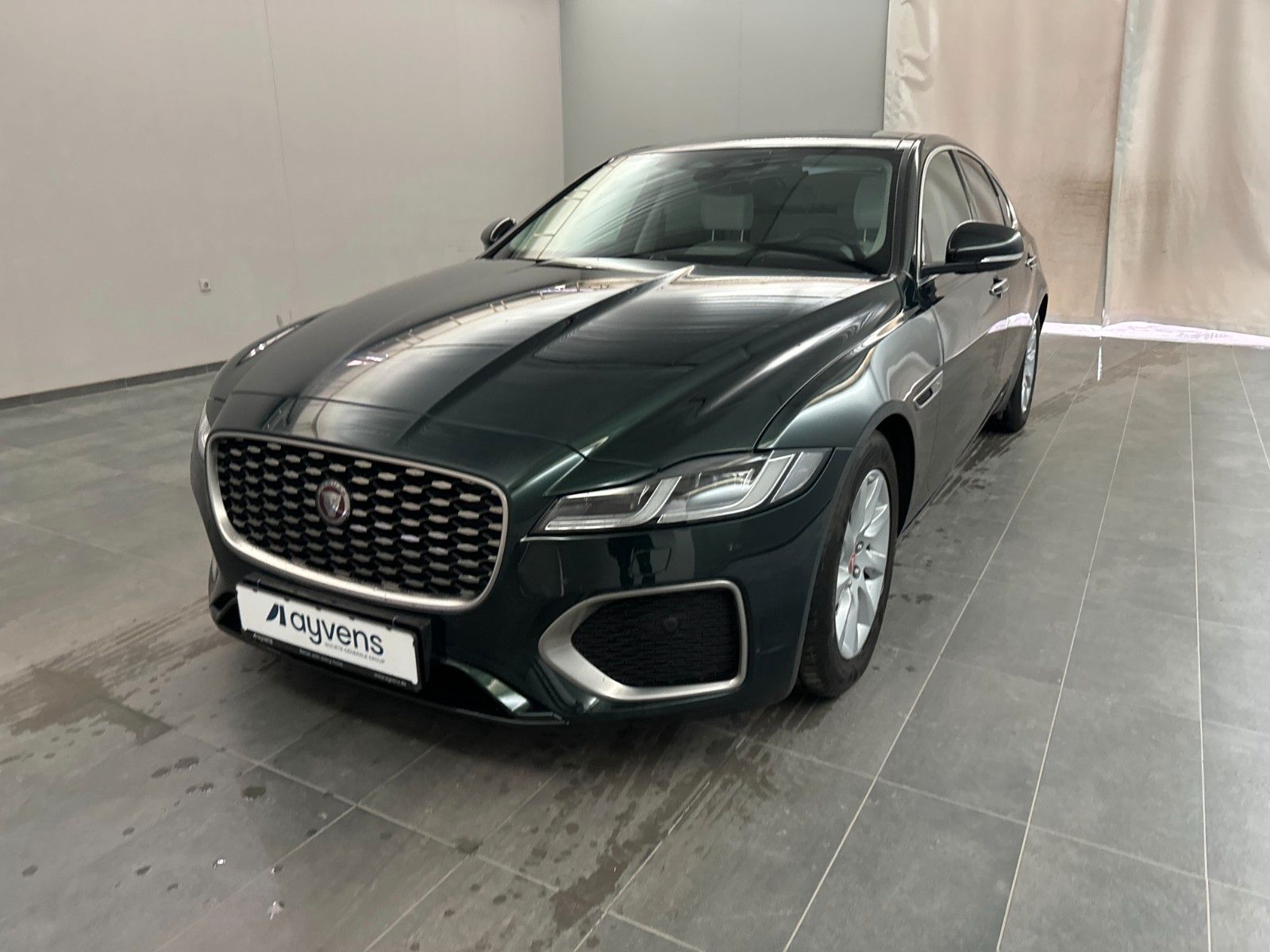 Fahrzeugabbildung Jaguar XF 200D R-DYNAMIC S AWD *ASSIST|ACC|PANO|LEDER*
