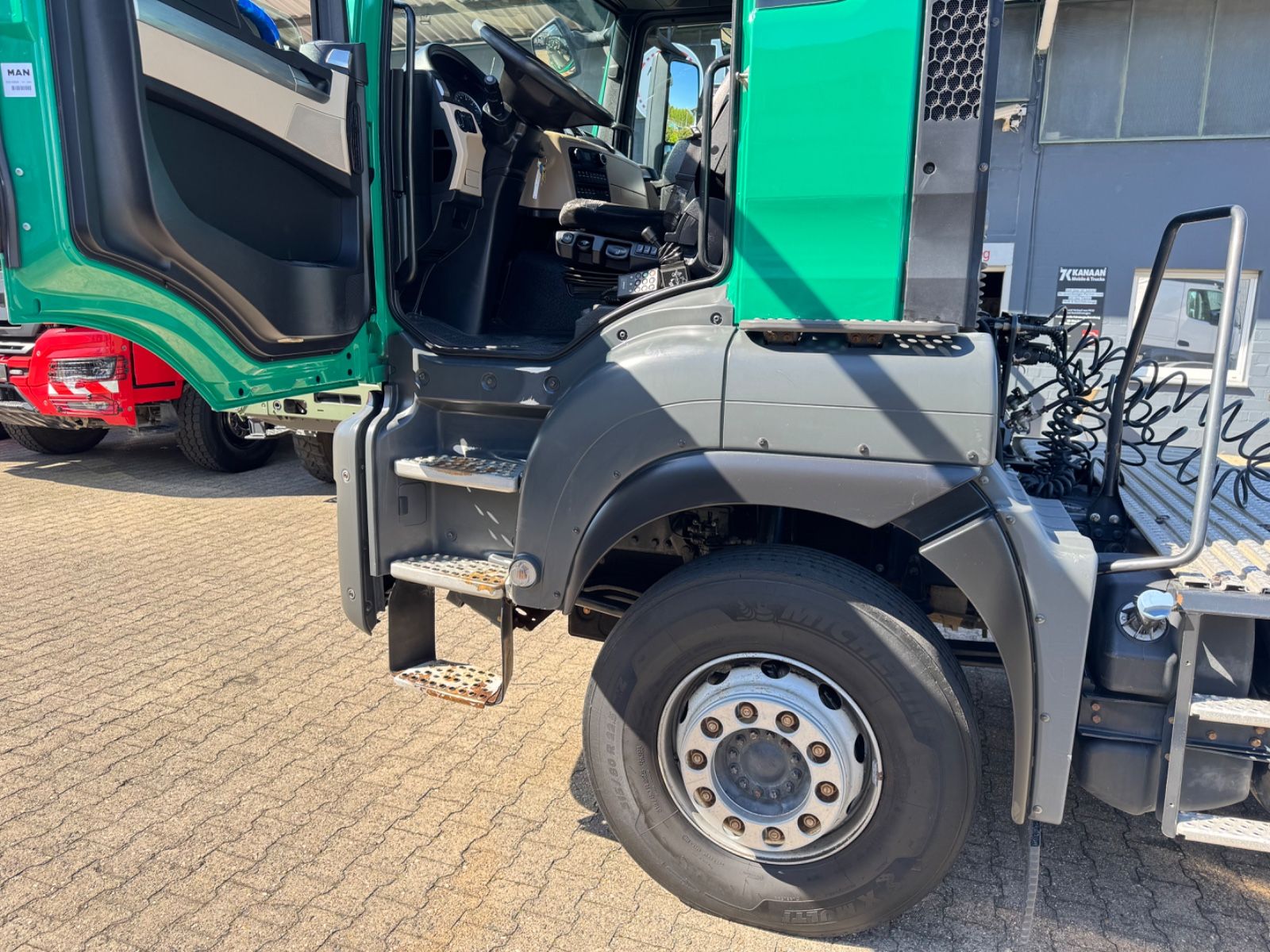 Fahrzeugabbildung MAN 33.500 TGS 6x4 Kipphydraulik