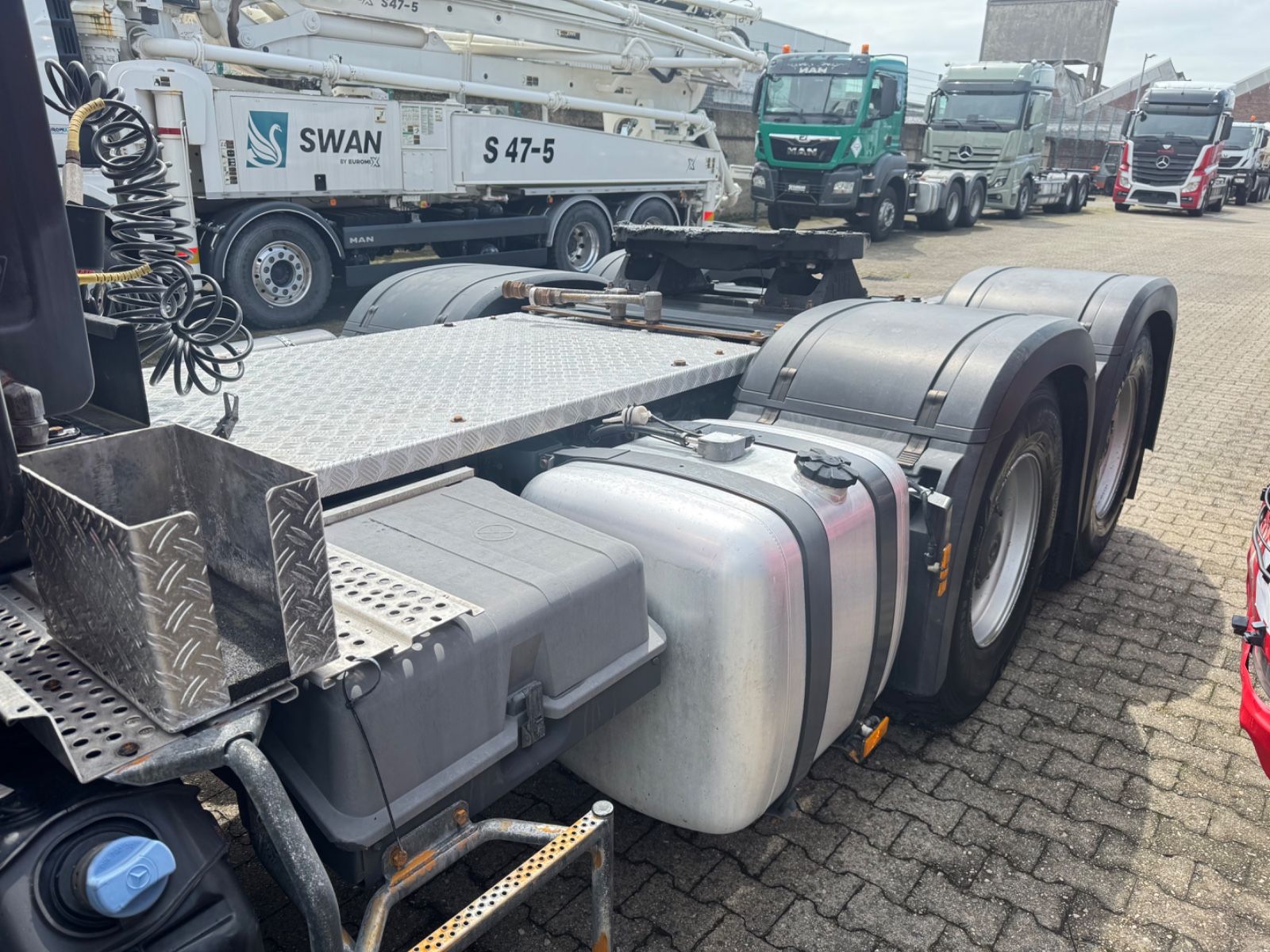 Fahrzeugabbildung Mercedes-Benz 3358 Arcos LS 6x4 HeavyDuty 120ton 63 55 53