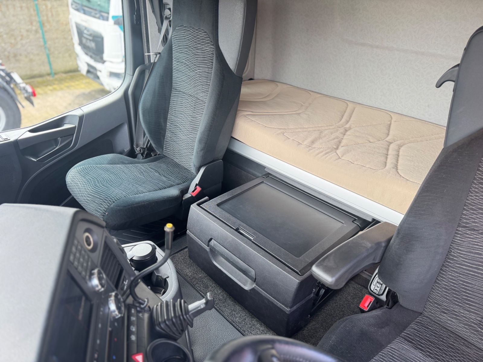 Fahrzeugabbildung Mercedes-Benz 3358 Arcos LS 6x4 HeavyDuty 120ton 63 55 53