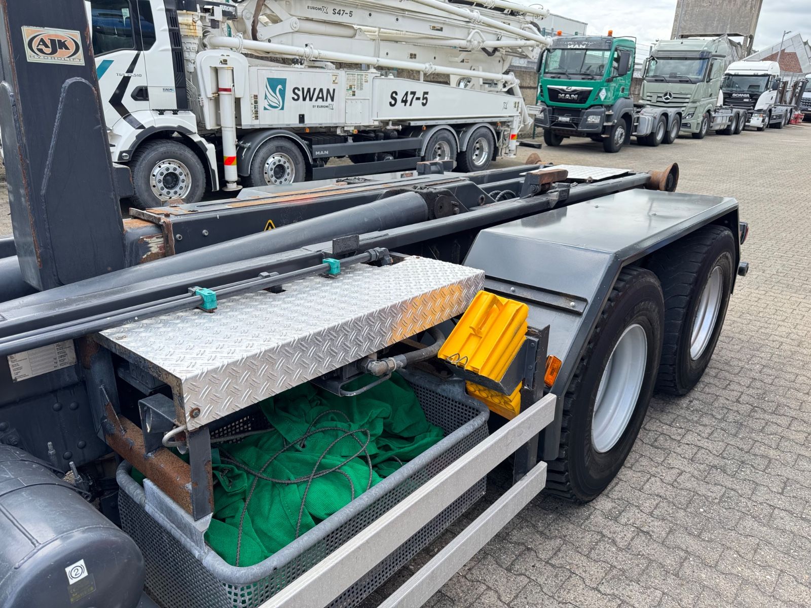 Fahrzeugabbildung Scania G 380 B 6x4 Abrollkiper Manual Gearbox Euro5
