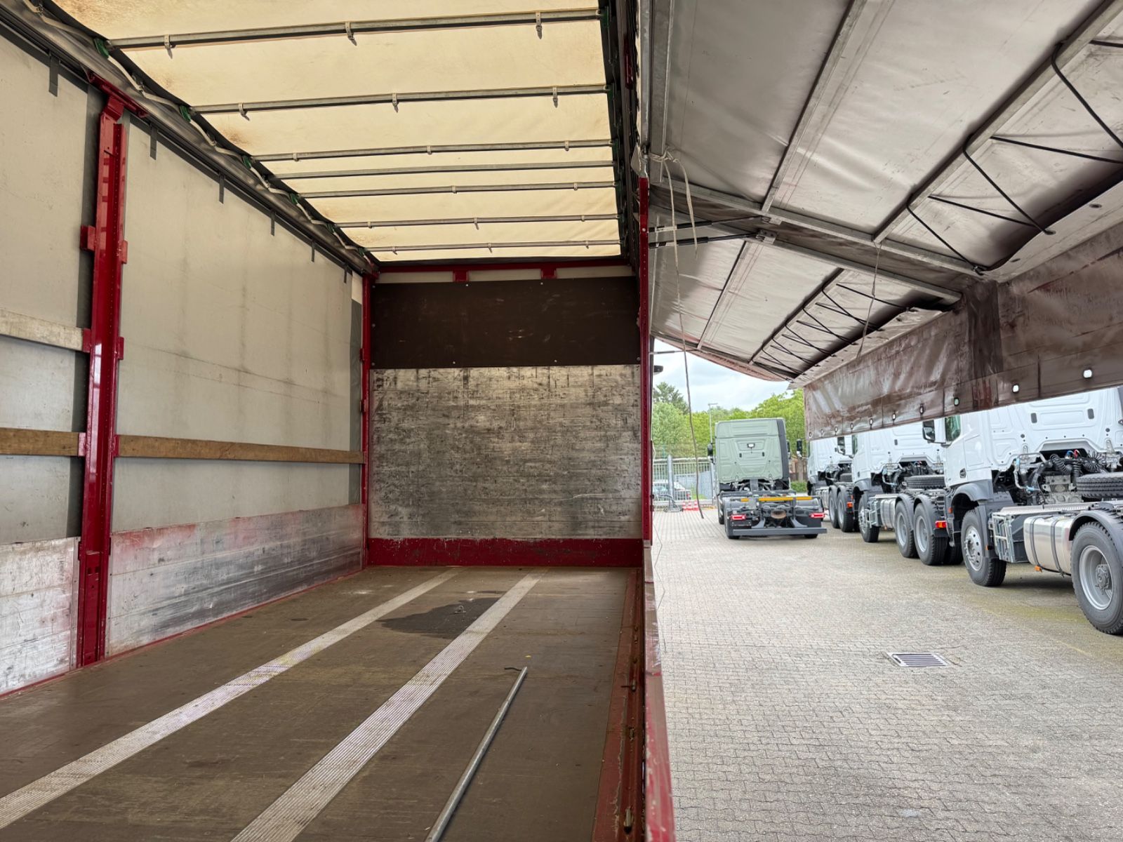 Fahrzeugabbildung Mercedes-Benz 2548 Actros 5 L 6x2 Lowliner BDF