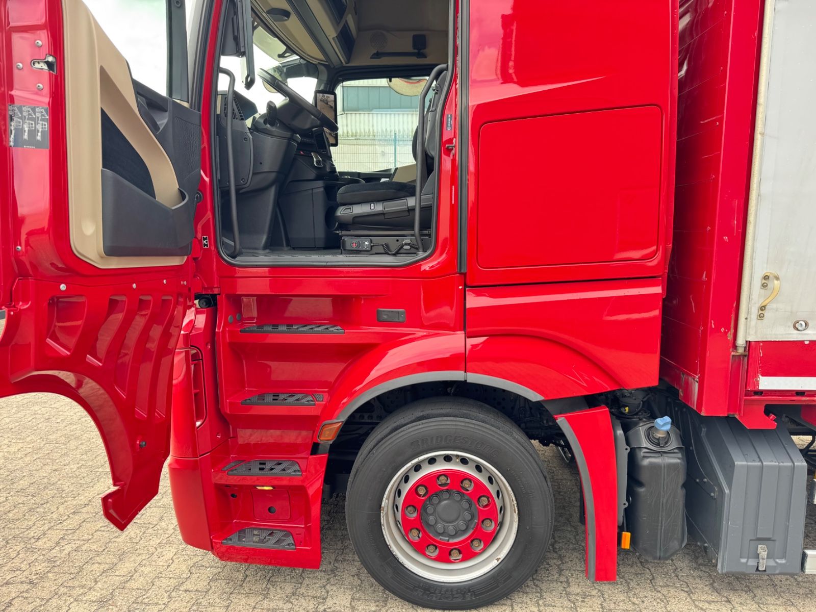Fahrzeugabbildung Mercedes-Benz 2548 Actros 5 L 6x2 Lowliner BDF
