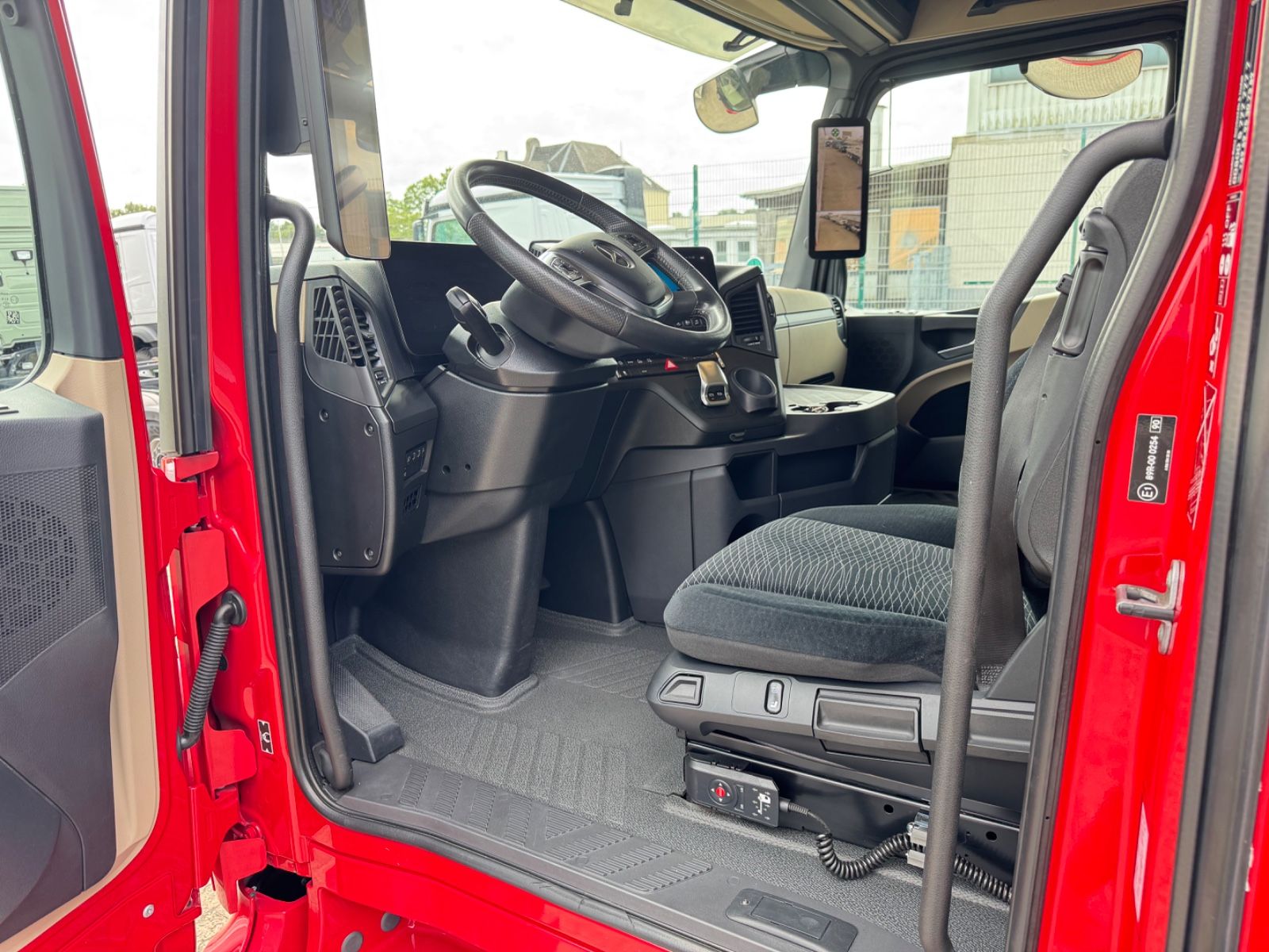 Fahrzeugabbildung Mercedes-Benz 2548 Actros 5 L 6x2 Lowliner BDF