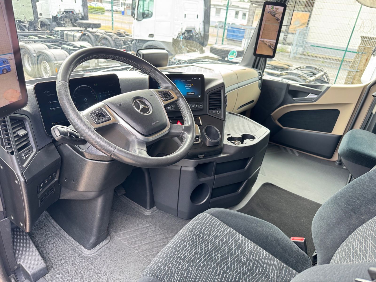Fahrzeugabbildung Mercedes-Benz 2548 Actros 5 L 6x2 Lowliner BDF