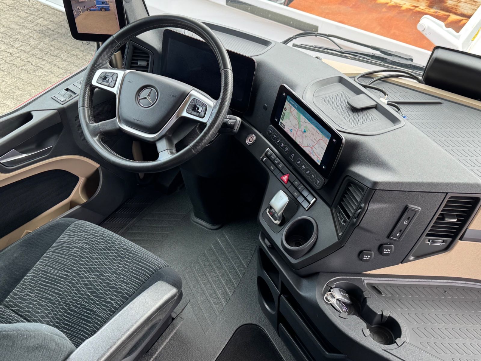 Fahrzeugabbildung Mercedes-Benz 2548 Actros 5 L 6x2 Lowliner BDF