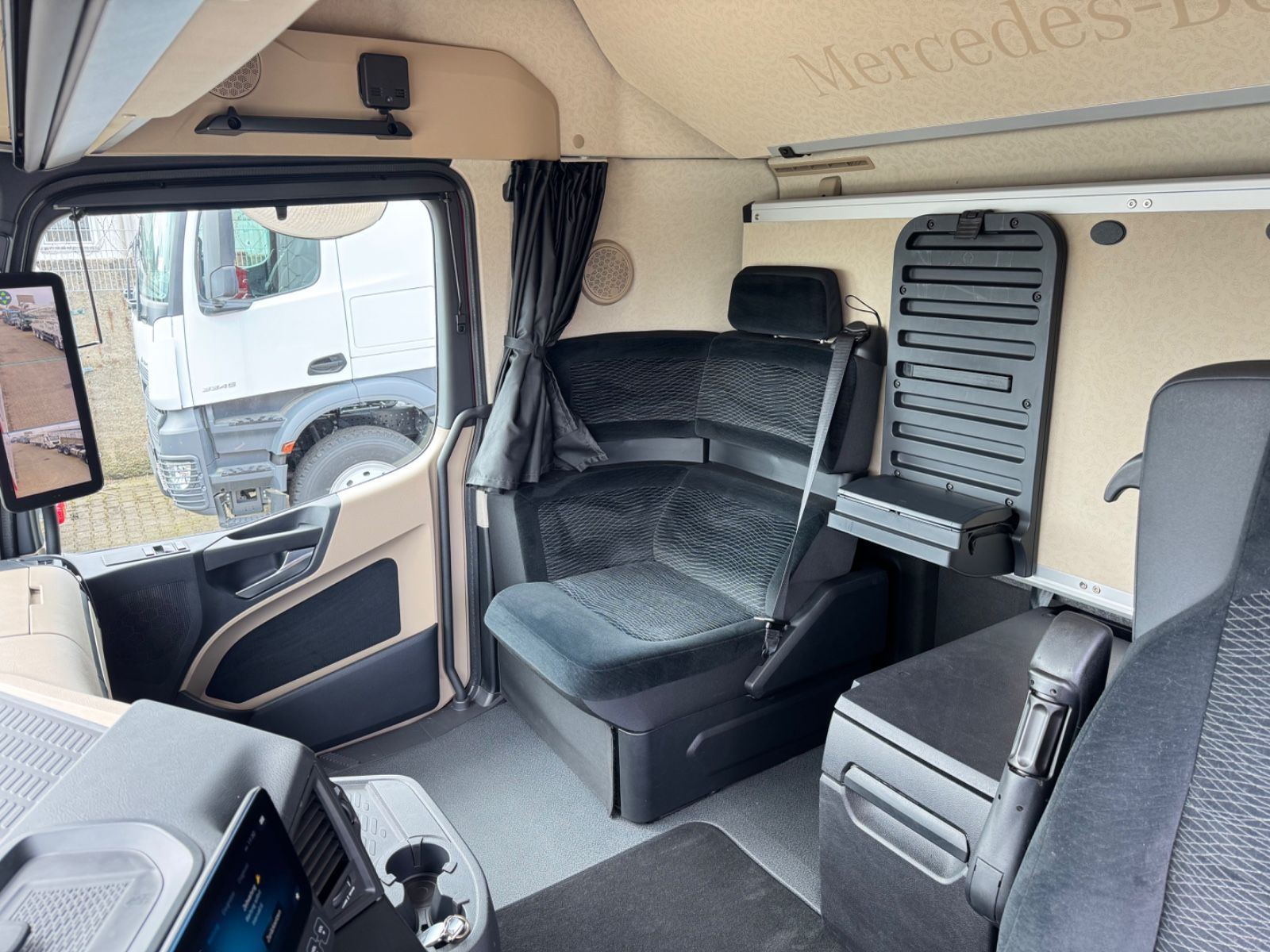 Fahrzeugabbildung Mercedes-Benz 2548 Actros 5 L 6x2 Lowliner BDF