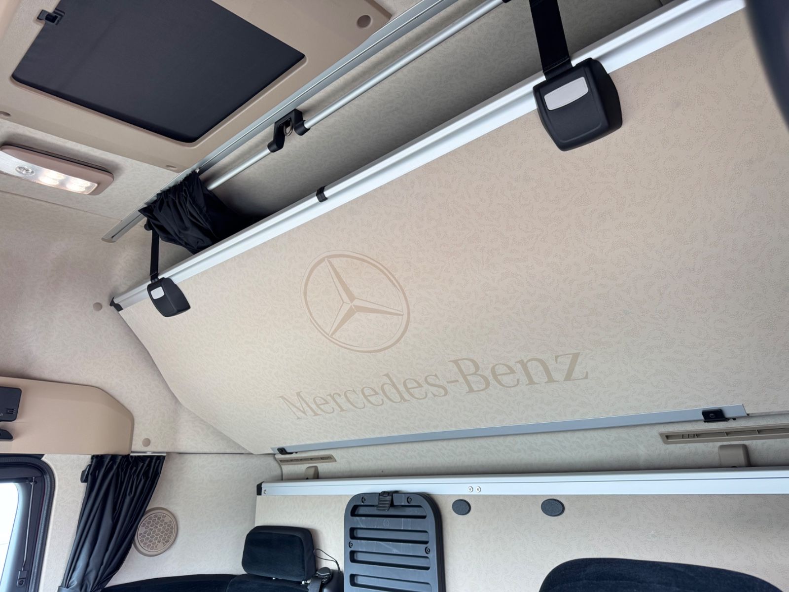 Fahrzeugabbildung Mercedes-Benz 2548 Actros 5 L 6x2 Lowliner BDF