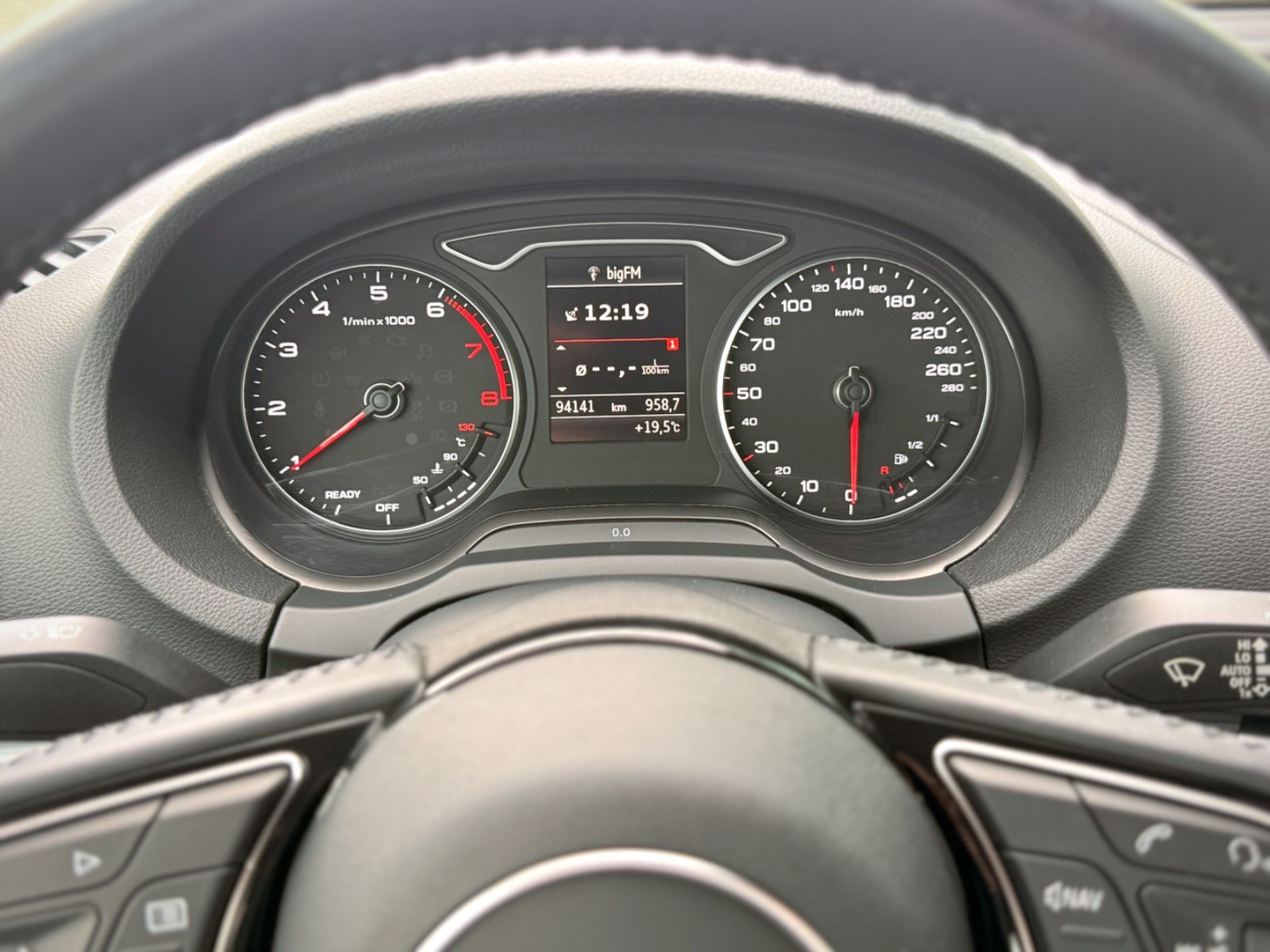 Fahrzeugabbildung Audi A3 Sportback 30 TFSI Sport *NAVI|SHZ|PDC|XENON*