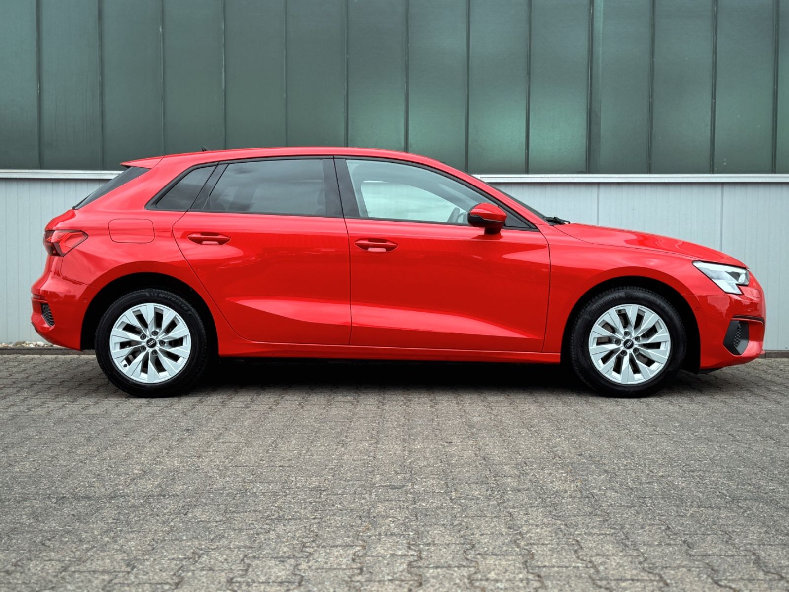 Fahrzeugabbildung Audi A3 Sportback 40 TFSIe *ASSIST|PANO|MATRIX|NAVI*