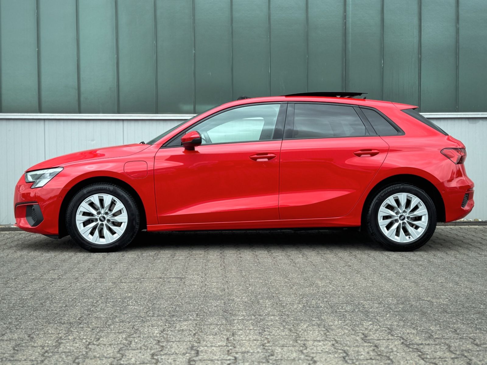 Fahrzeugabbildung Audi A3 Sportback 40 TFSIe *ASSIST|PANO|MATRIX|NAVI*