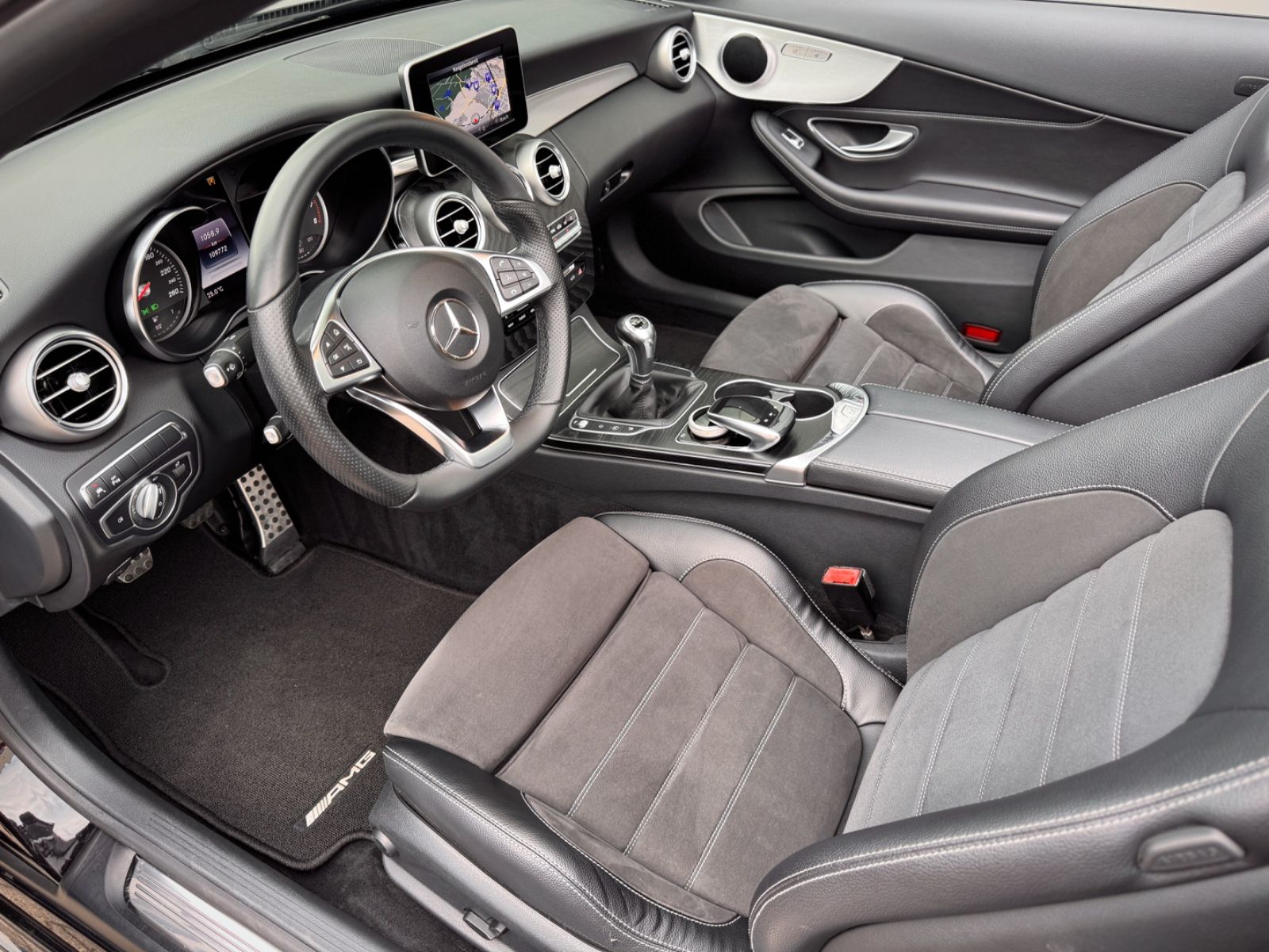 Fahrzeugabbildung Mercedes-Benz C 180 Cabriolet AMG-Line *LED|NAVI|CAM|AIRSCARF*