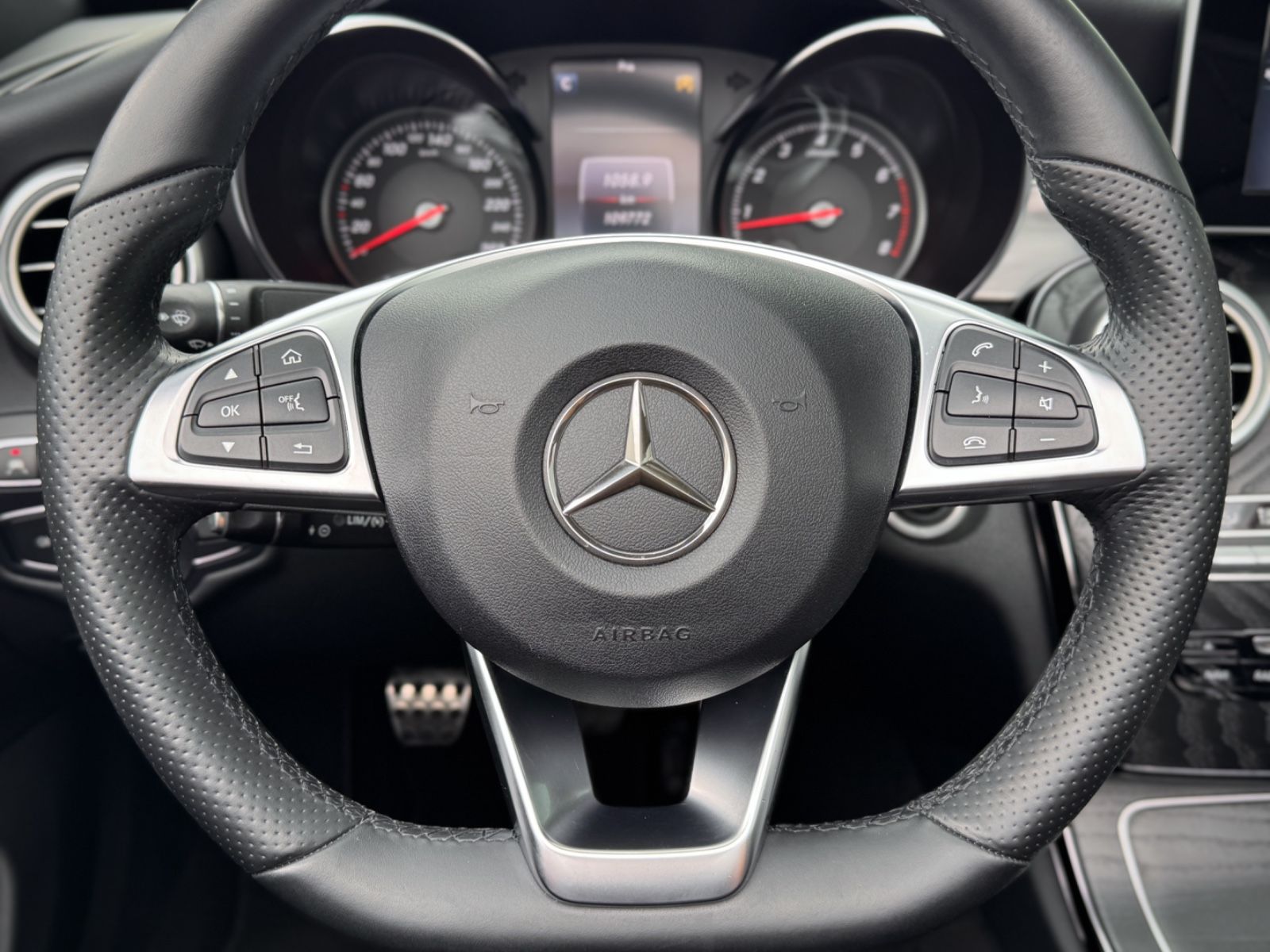 Fahrzeugabbildung Mercedes-Benz C 180 Cabriolet AMG-Line *LED|NAVI|CAM|AIRSCARF*