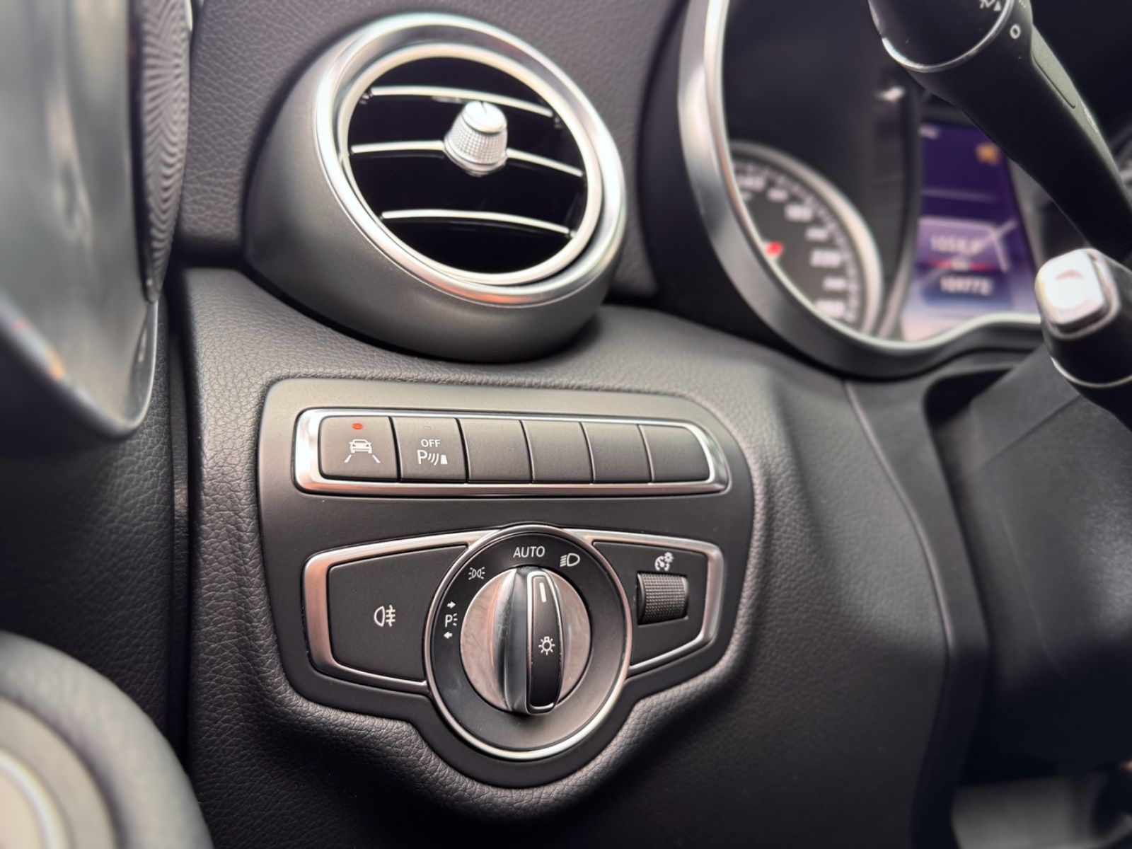 Fahrzeugabbildung Mercedes-Benz C 180 Cabriolet AMG-Line *LED|NAVI|CAM|AIRSCARF*