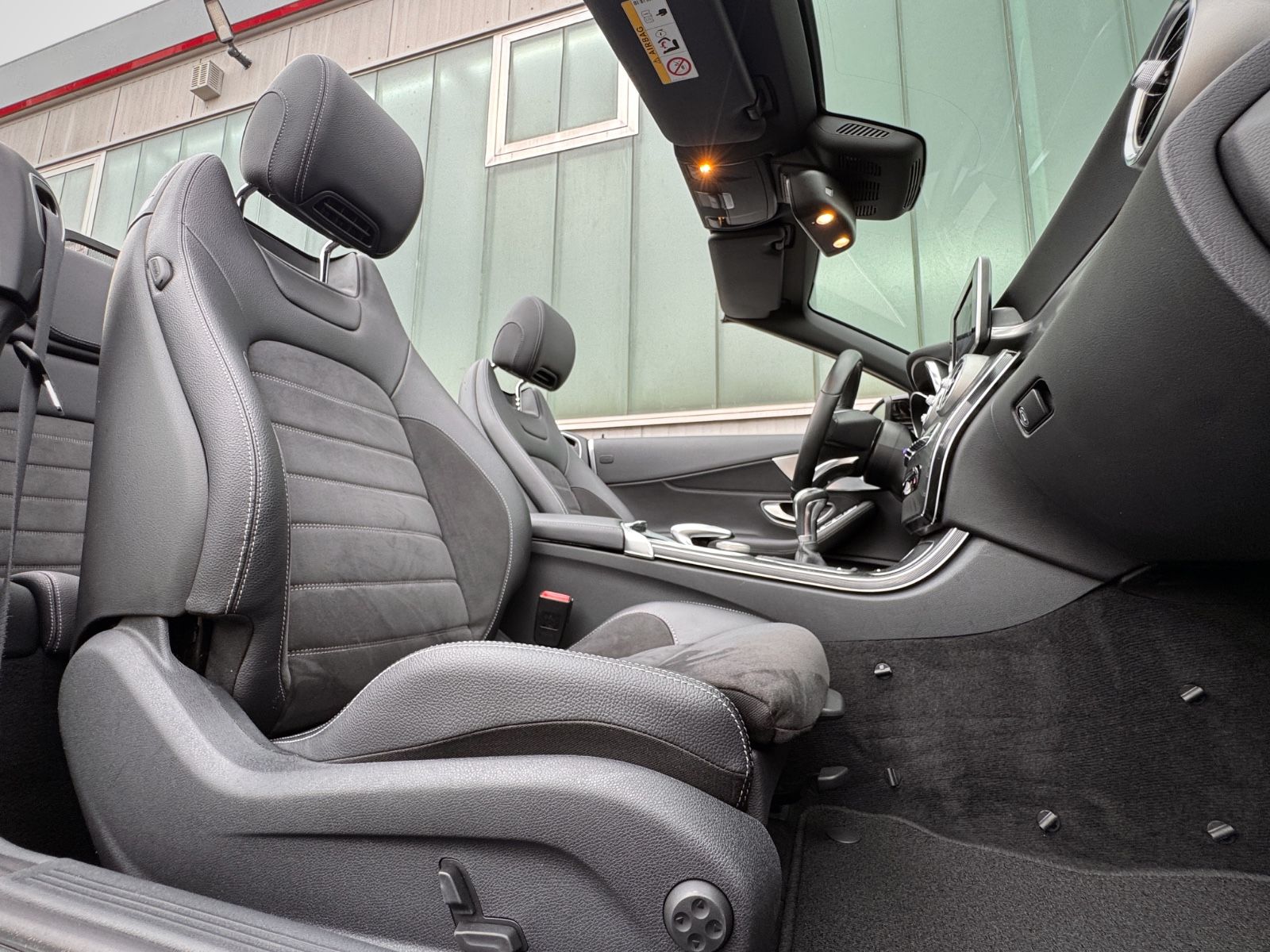 Fahrzeugabbildung Mercedes-Benz C 180 Cabriolet AMG-Line *LED|NAVI|CAM|AIRSCARF*