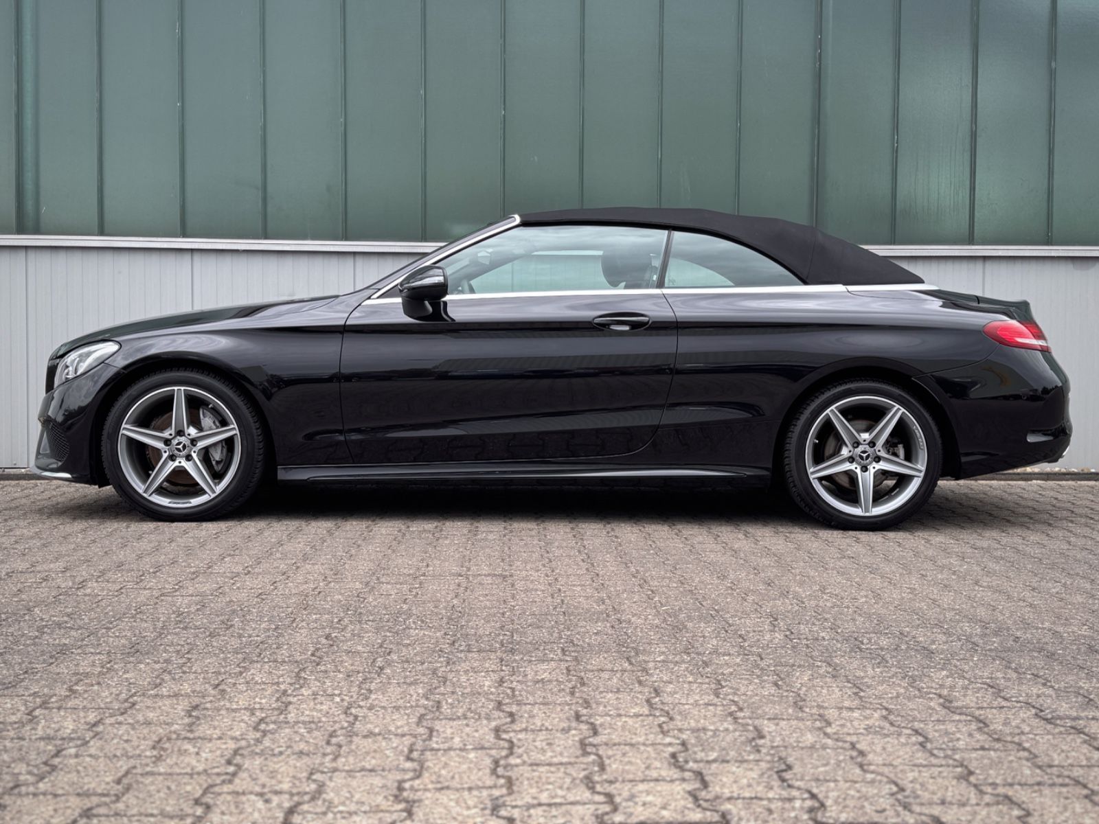 Fahrzeugabbildung Mercedes-Benz C 180 Cabriolet AMG-Line *LED|NAVI|CAM|AIRSCARF*