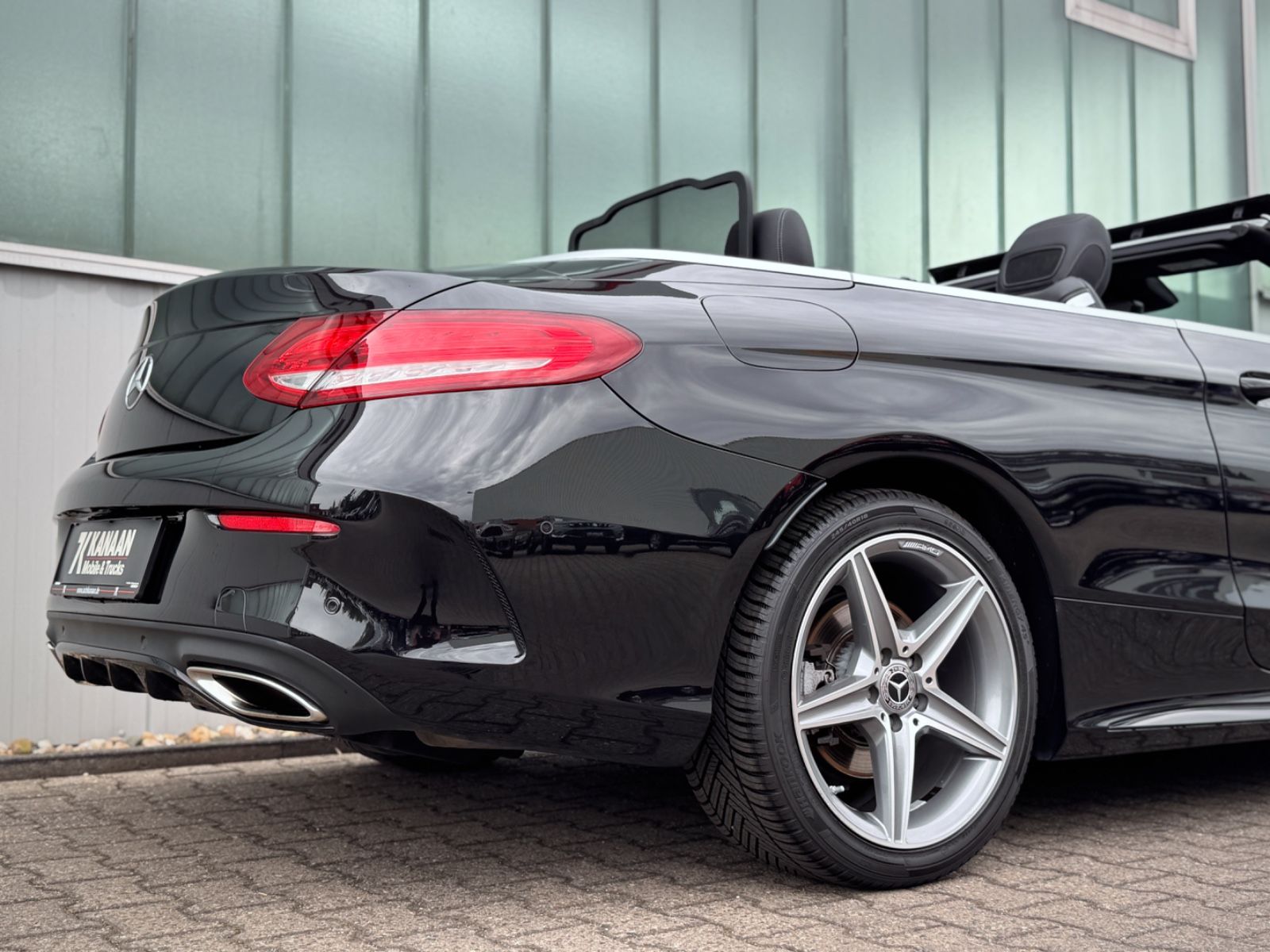 Fahrzeugabbildung Mercedes-Benz C 180 Cabriolet AMG-Line *LED|NAVI|CAM|AIRSCARF*