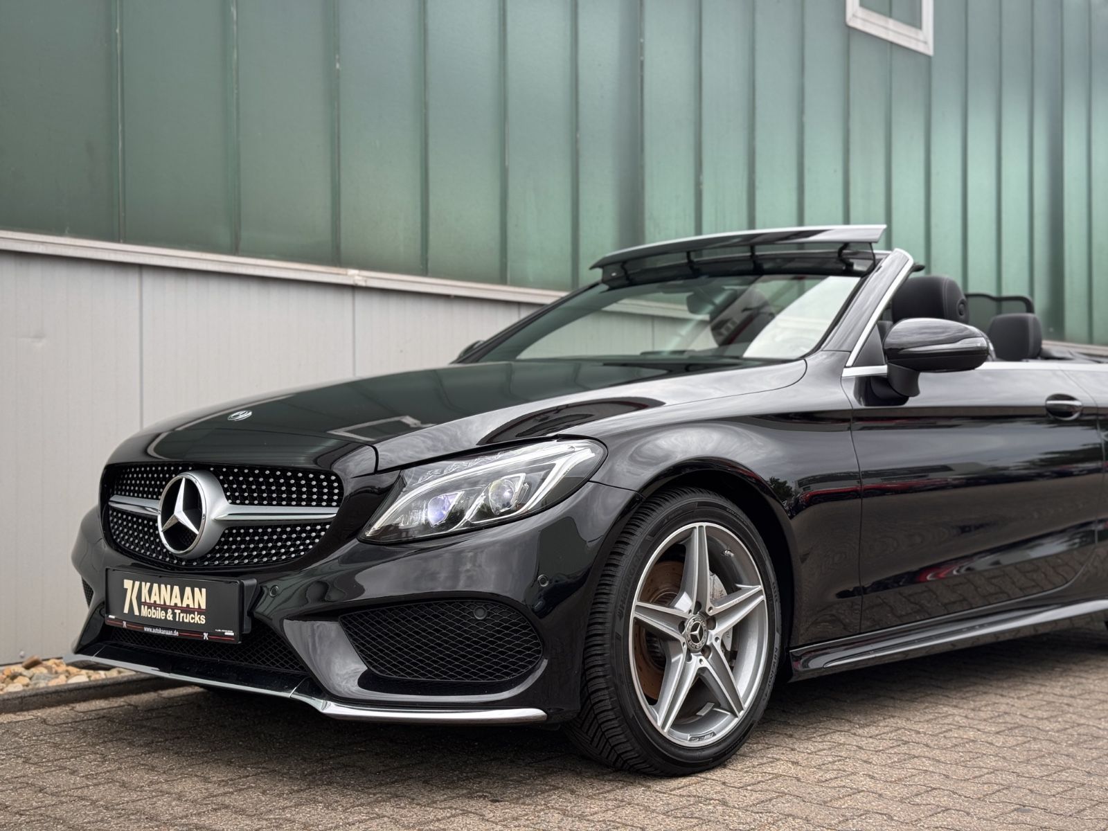 Fahrzeugabbildung Mercedes-Benz C 180 Cabriolet AMG-Line *LED|NAVI|CAM|AIRSCARF*