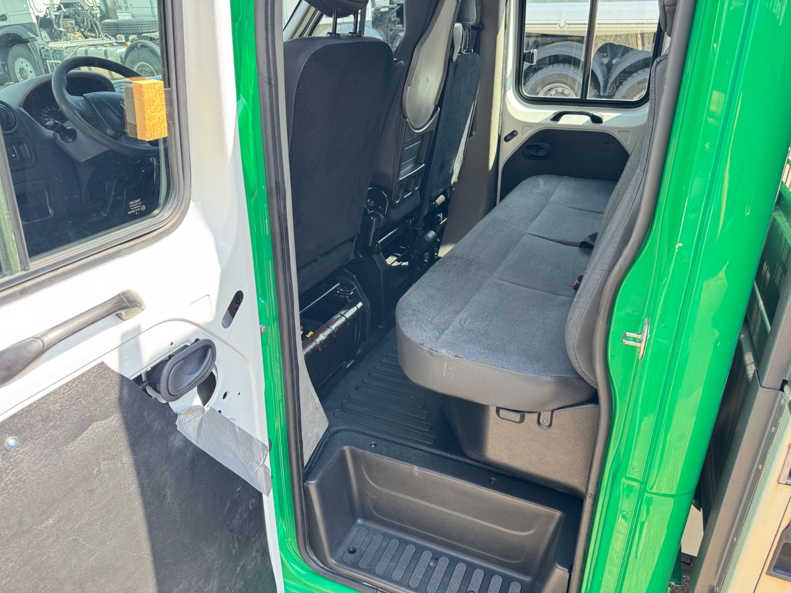 Fahrzeugabbildung Renault Master III DoKa Pritsche L3H1 3,5t