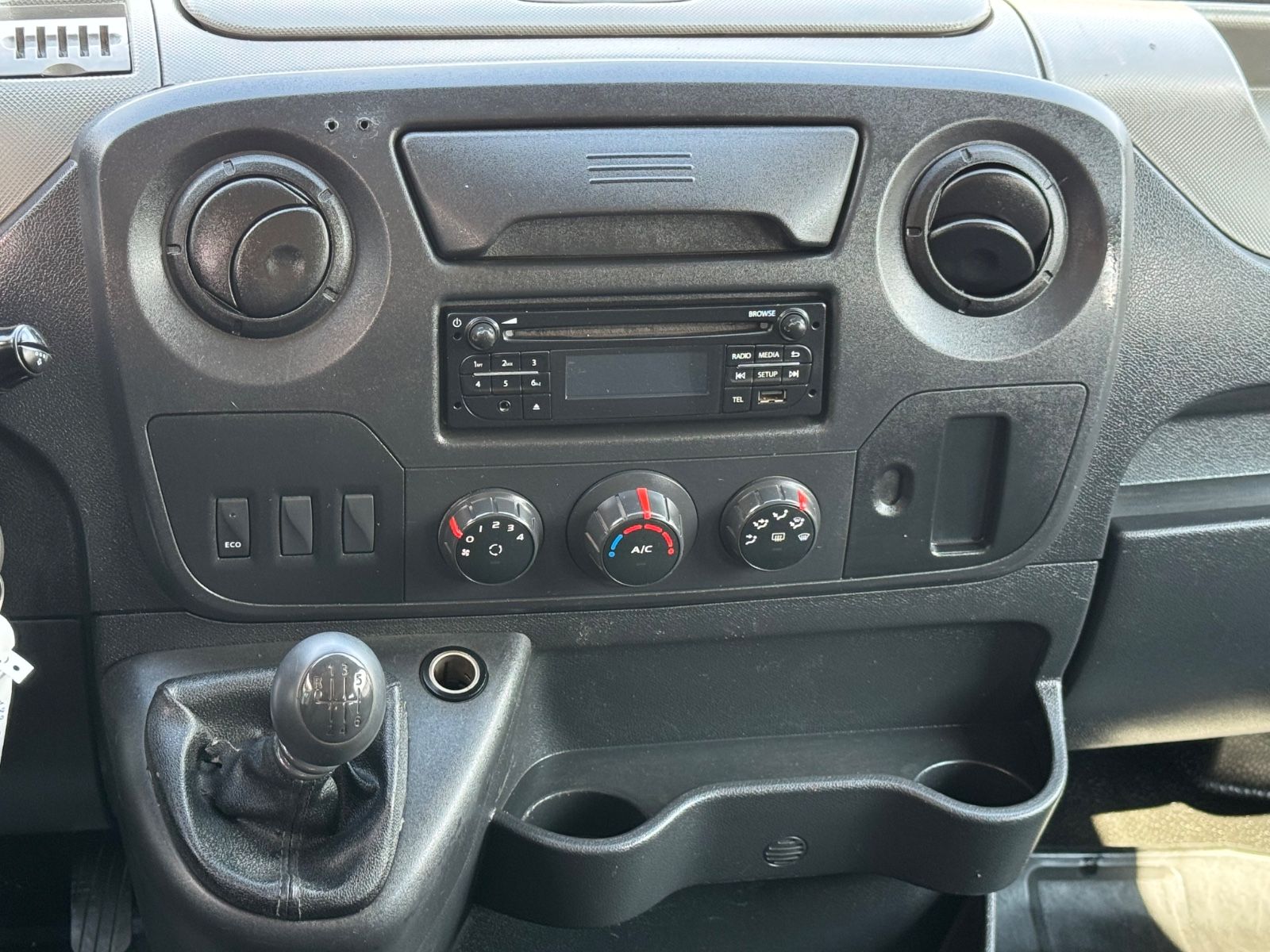 Fahrzeugabbildung Renault Master III DoKa Pritsche L3H1 3,5t