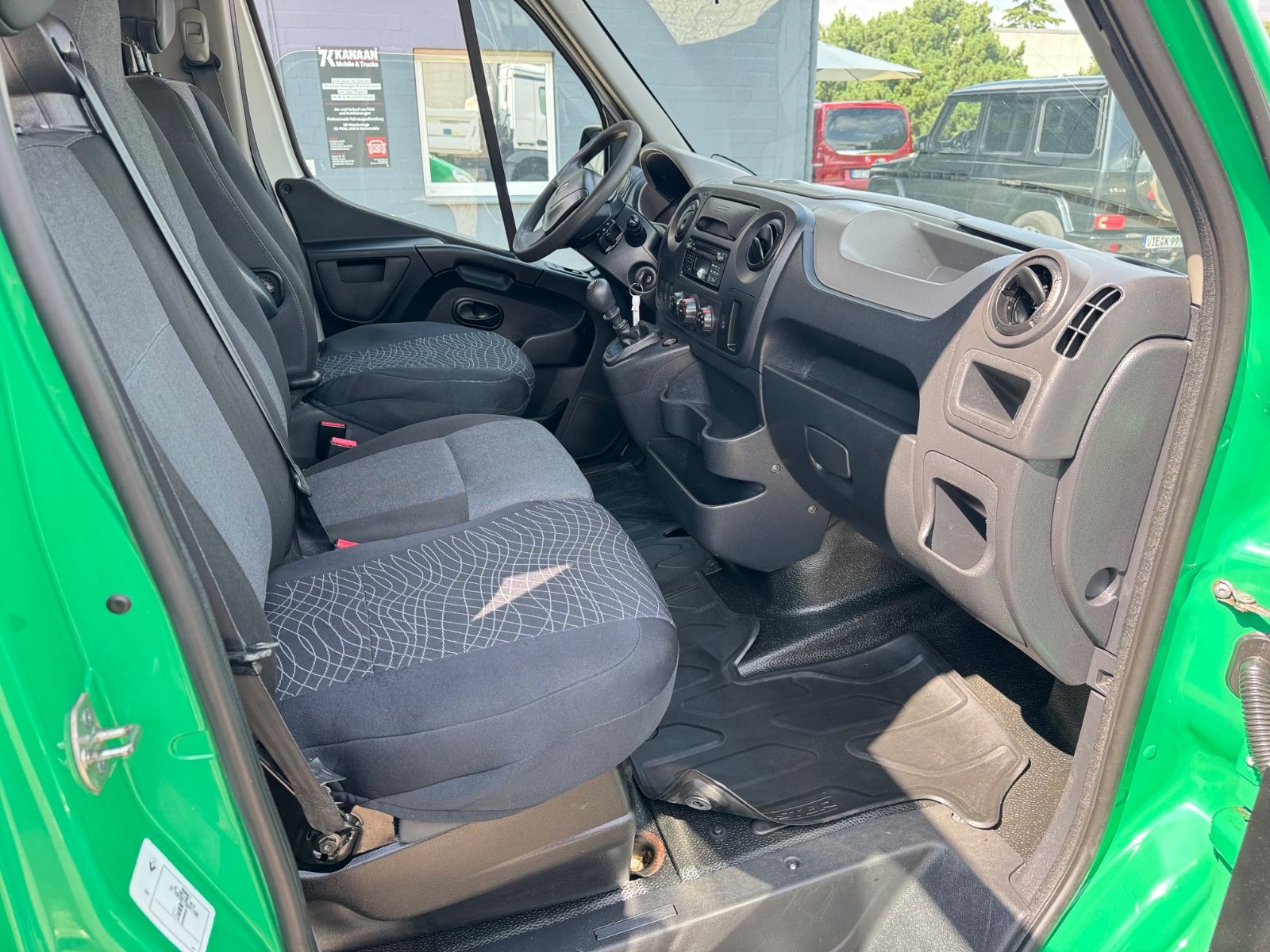 Fahrzeugabbildung Renault Master III DoKa Pritsche L3H1 3,5t
