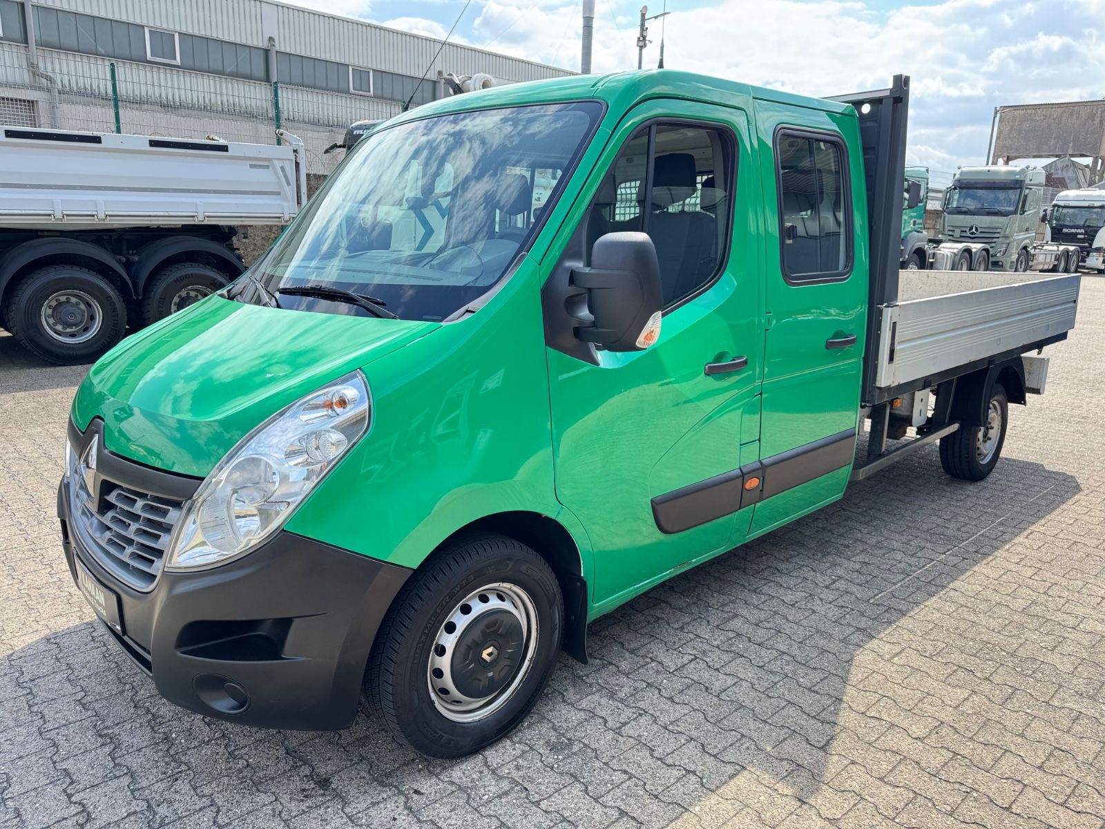 Fahrzeugabbildung Renault Master III DoKa Pritsche L3H1 3,5t