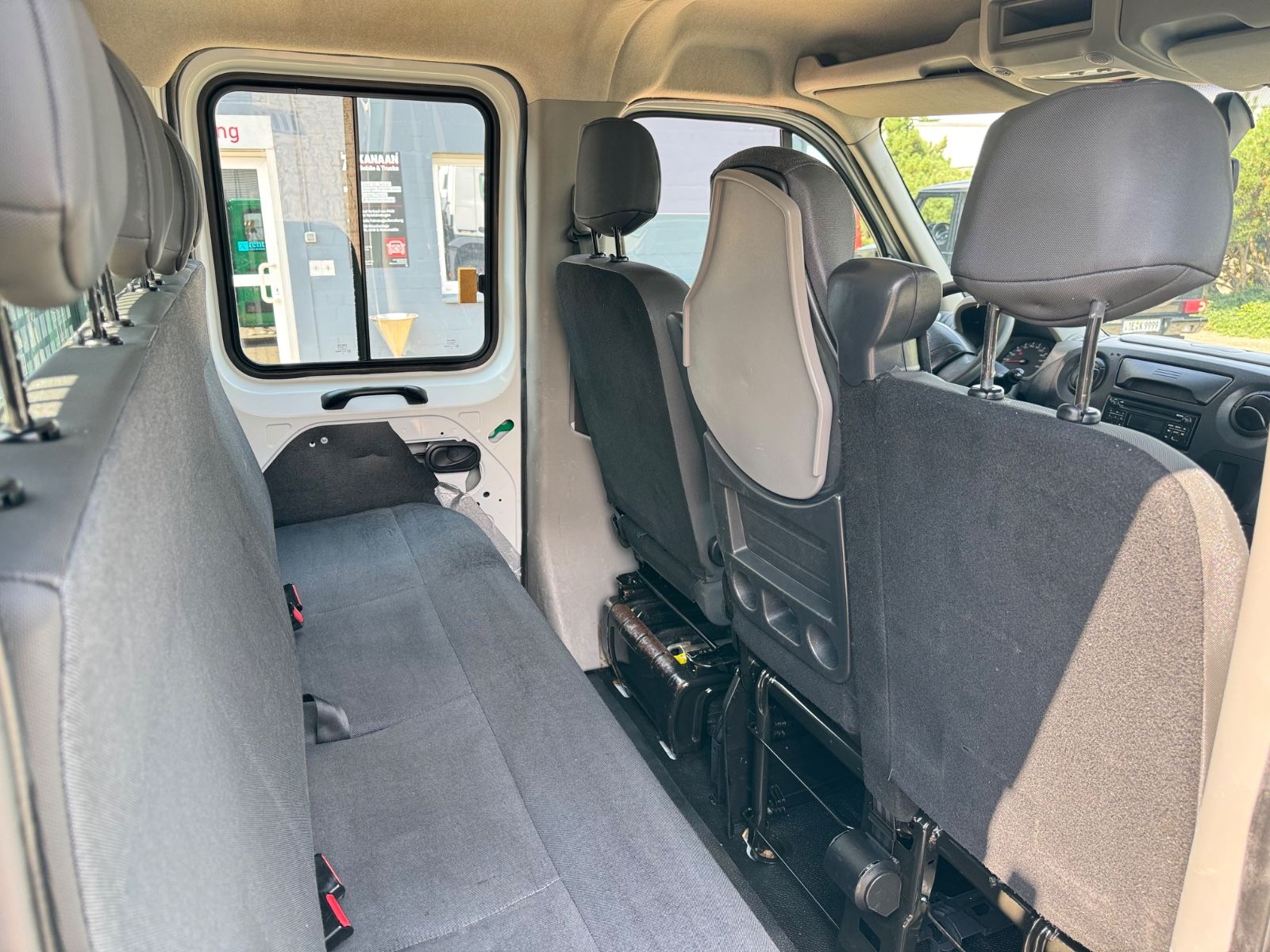 Fahrzeugabbildung Renault Master III DoKa Pritsche L3H1 3,5t