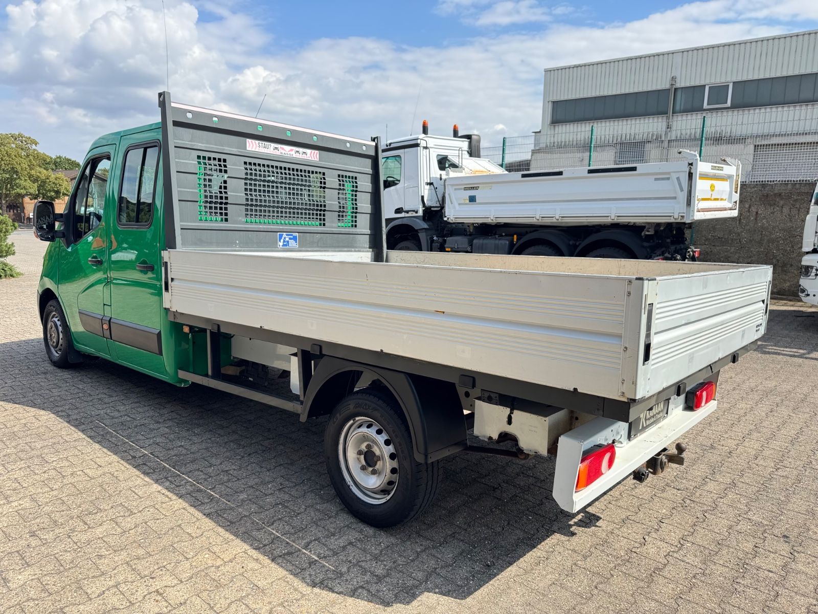 Fahrzeugabbildung Renault Master III DoKa Pritsche L3H1 3,5t