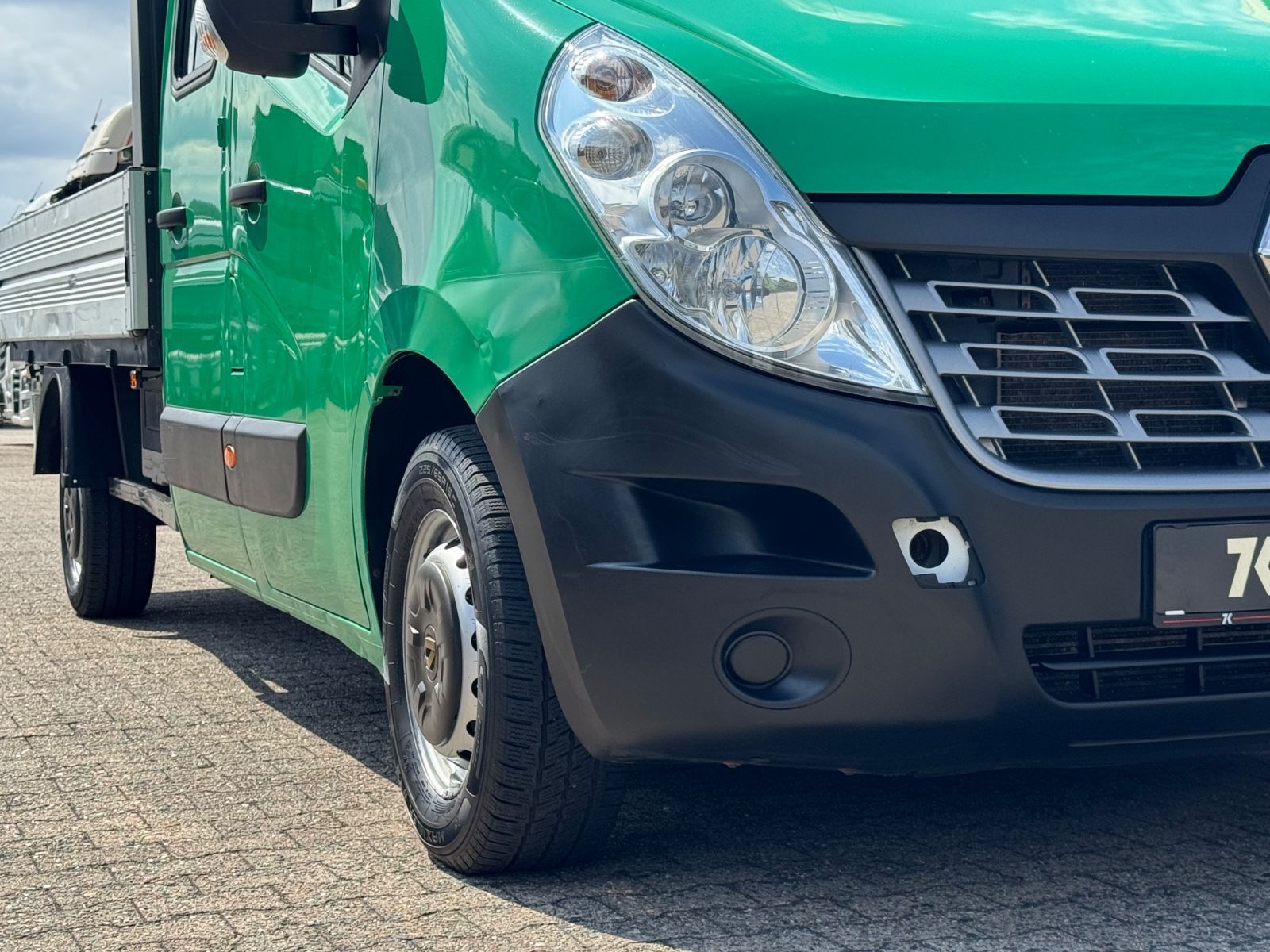 Fahrzeugabbildung Renault Master III DoKa Pritsche L3H1 3,5t
