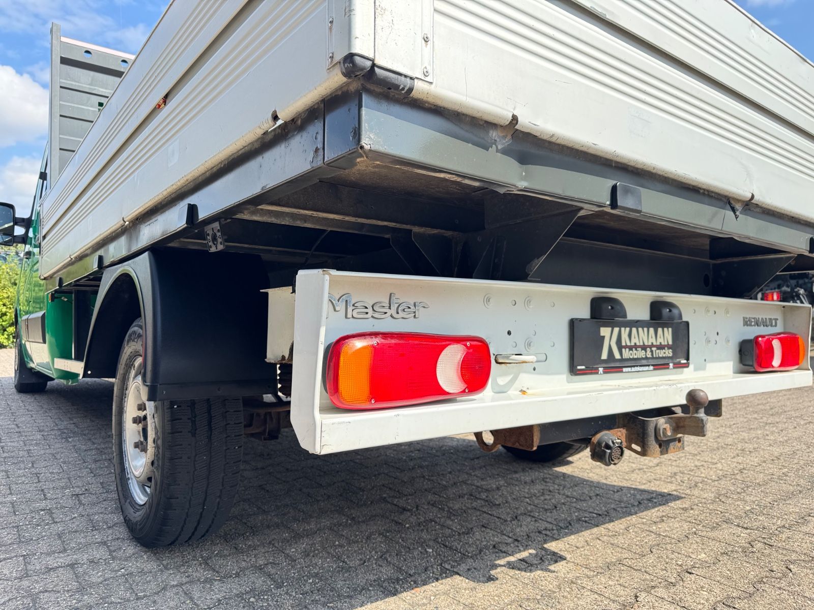 Fahrzeugabbildung Renault Master III DoKa Pritsche L3H1 3,5t