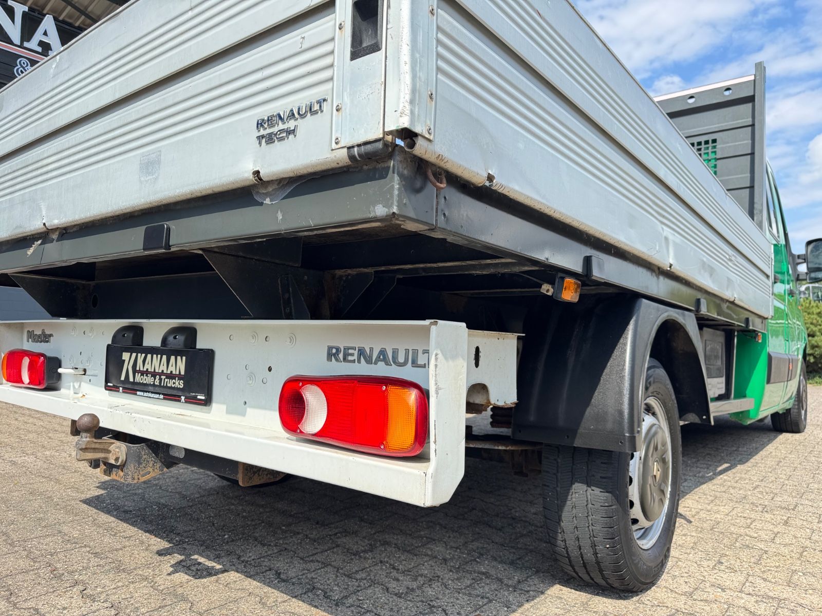 Fahrzeugabbildung Renault Master III DoKa Pritsche L3H1 3,5t