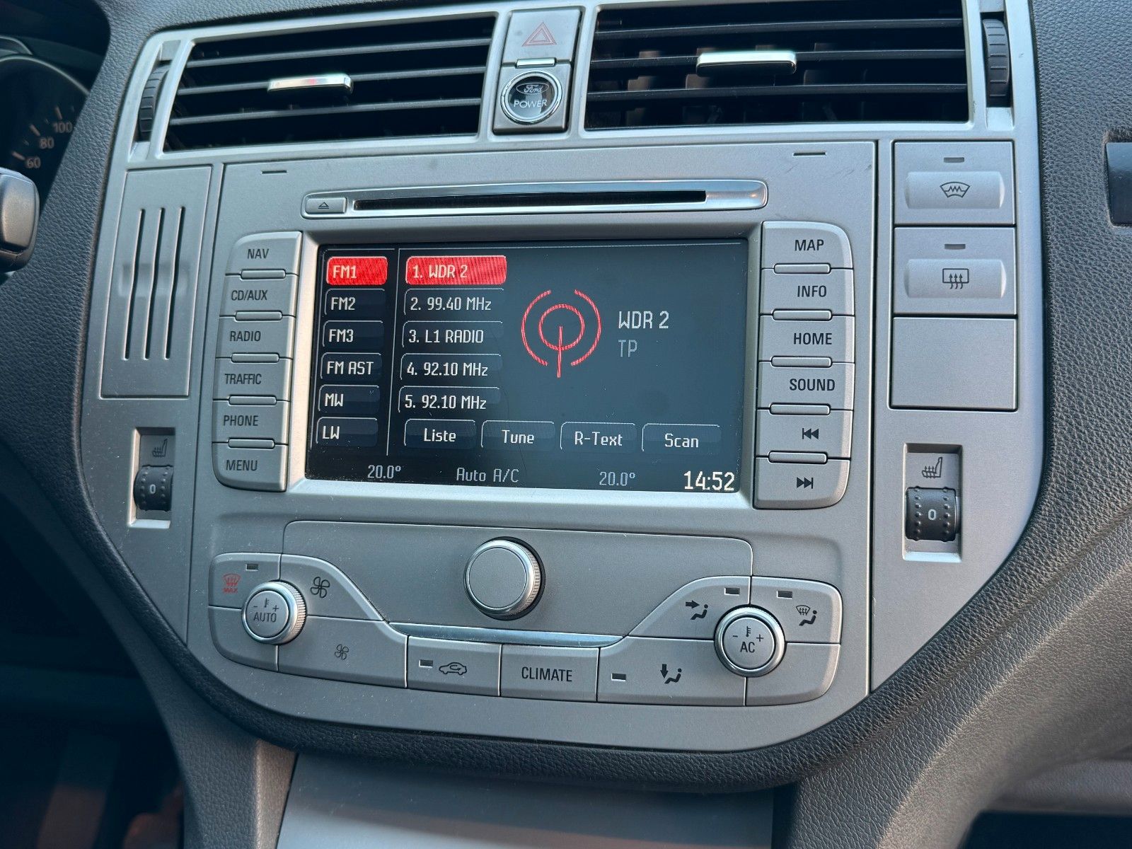 Fahrzeugabbildung Ford Kuga 2.0 TDCI Titanium 2WD *NAVI|CAM|PANO*