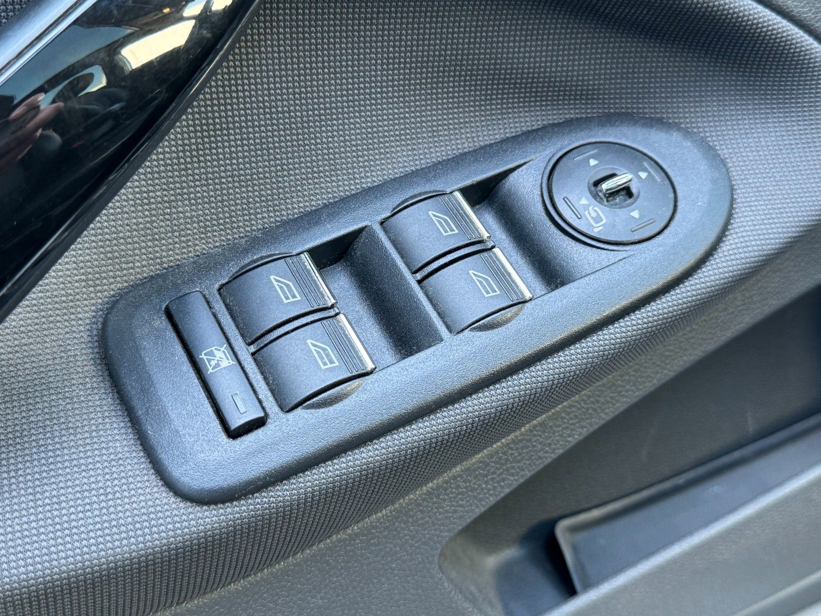 Fahrzeugabbildung Ford Kuga 2.0 TDCI Titanium 2WD *NAVI|CAM|PANO*
