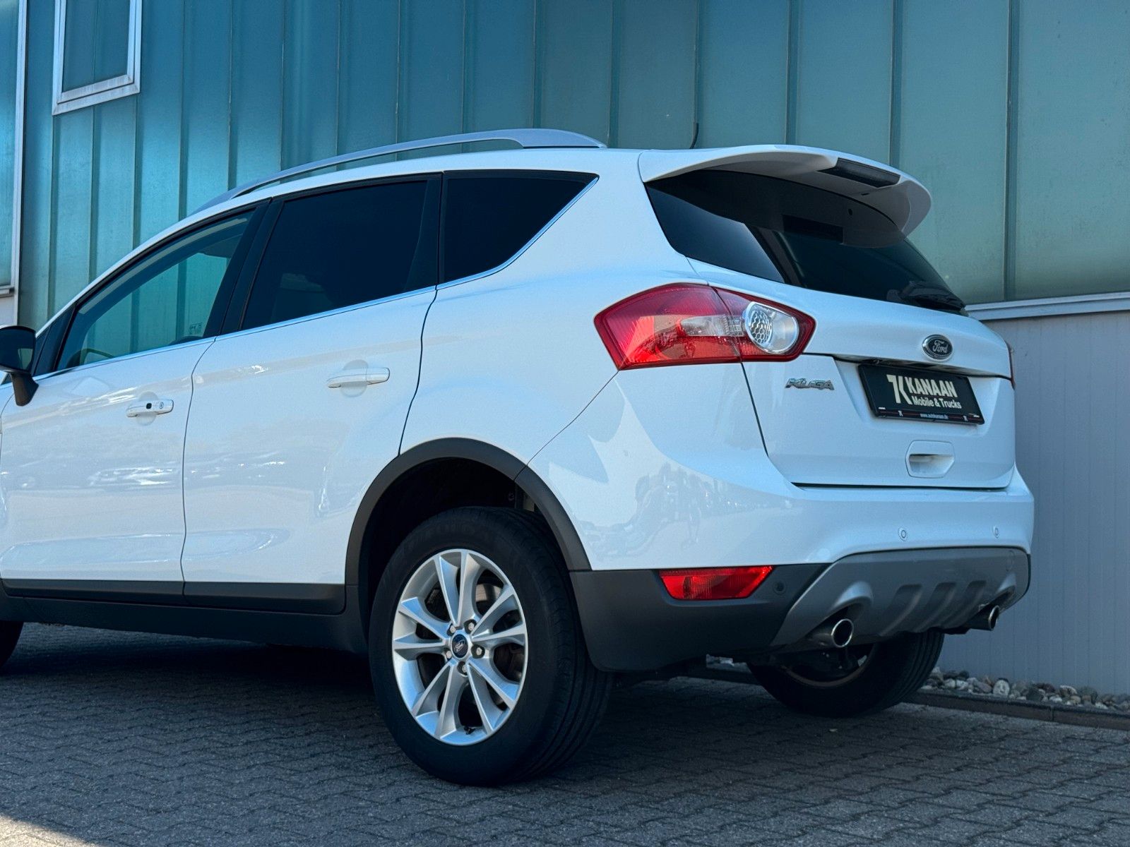 Fahrzeugabbildung Ford Kuga 2.0 TDCI Titanium 2WD *NAVI|CAM|PANO*