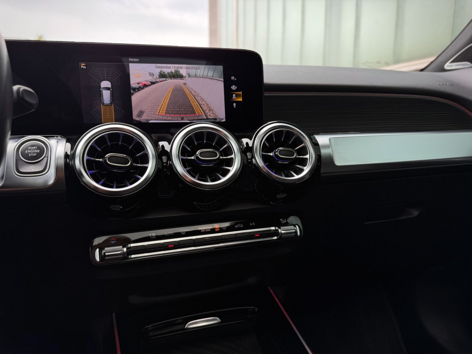 Fahrzeugabbildung Mercedes-Benz GLB 200 7G Progressive *PANO|AHK|LED|HIFI|CAM*