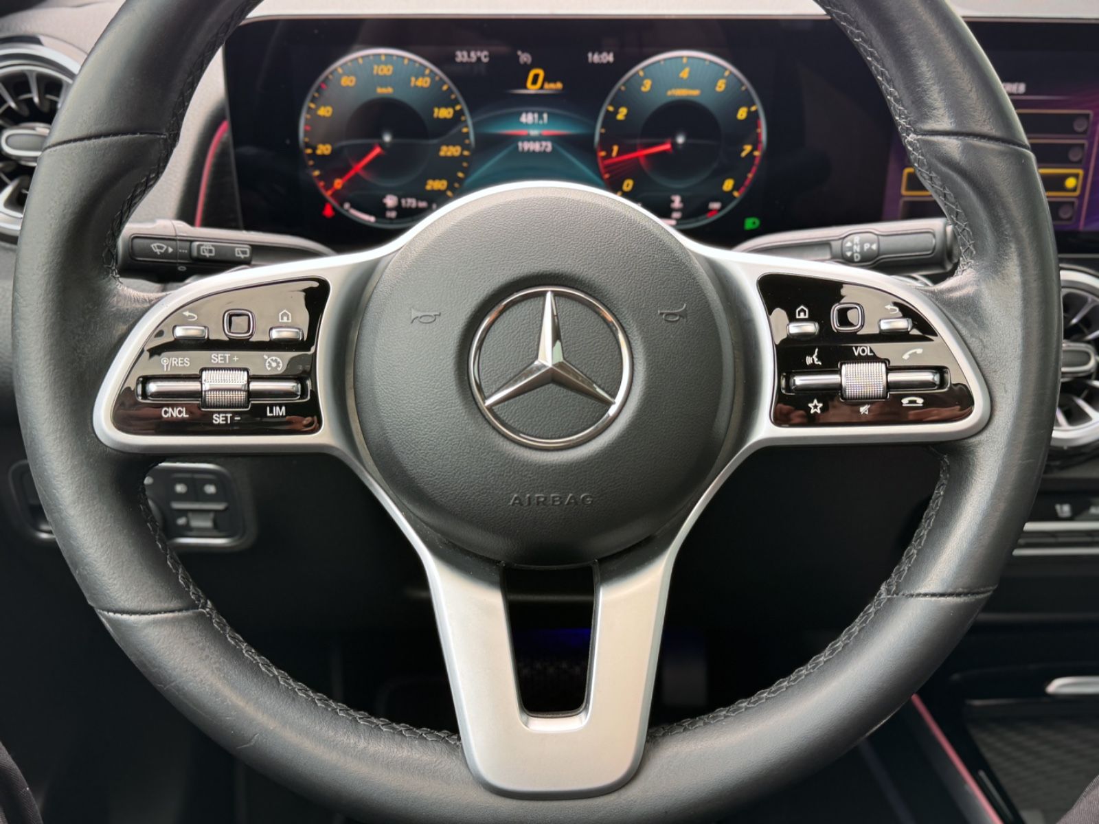 Fahrzeugabbildung Mercedes-Benz GLB 200 7G Progressive *PANO|AHK|LED|HIFI|CAM*