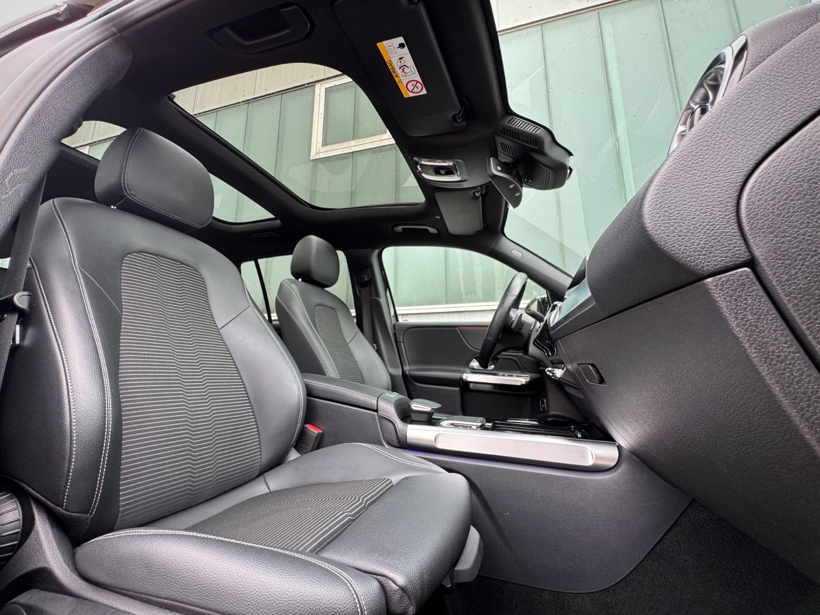 Fahrzeugabbildung Mercedes-Benz GLB 200 7G Progressive *PANO|AHK|LED|HIFI|CAM*