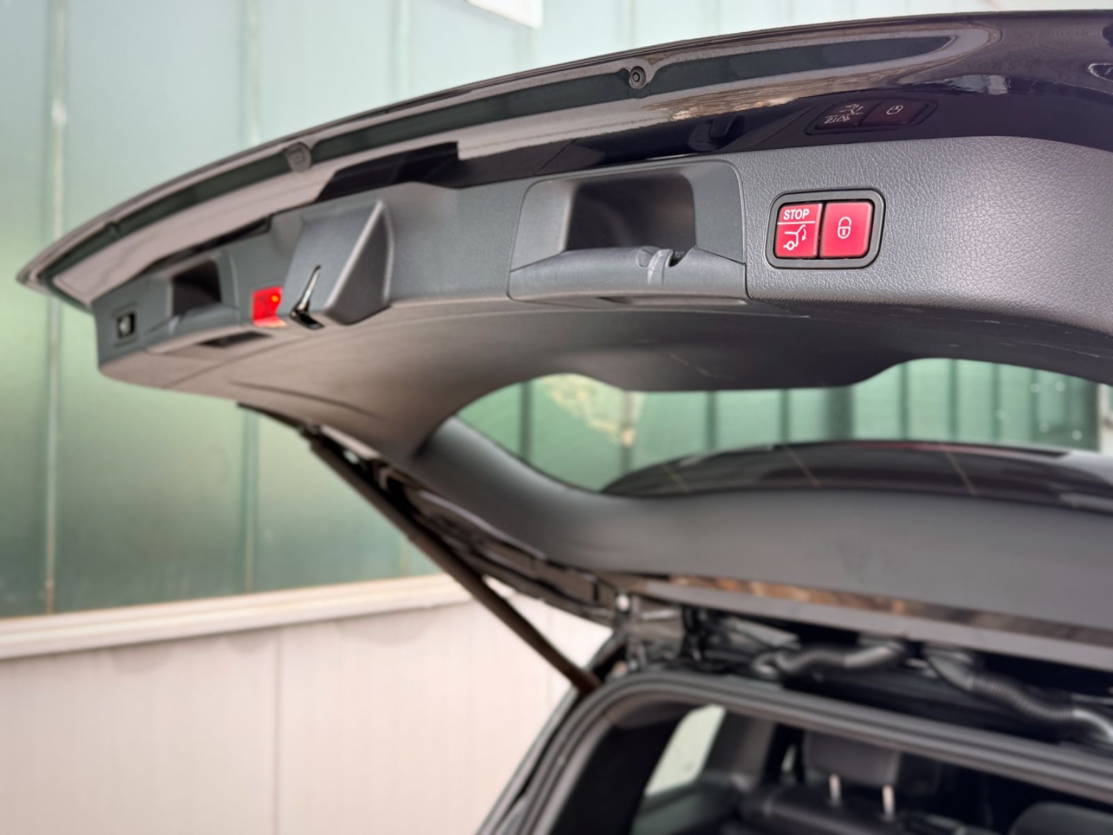 Fahrzeugabbildung Mercedes-Benz GLB 200 7G Progressive *PANO|AHK|LED|HIFI|CAM*