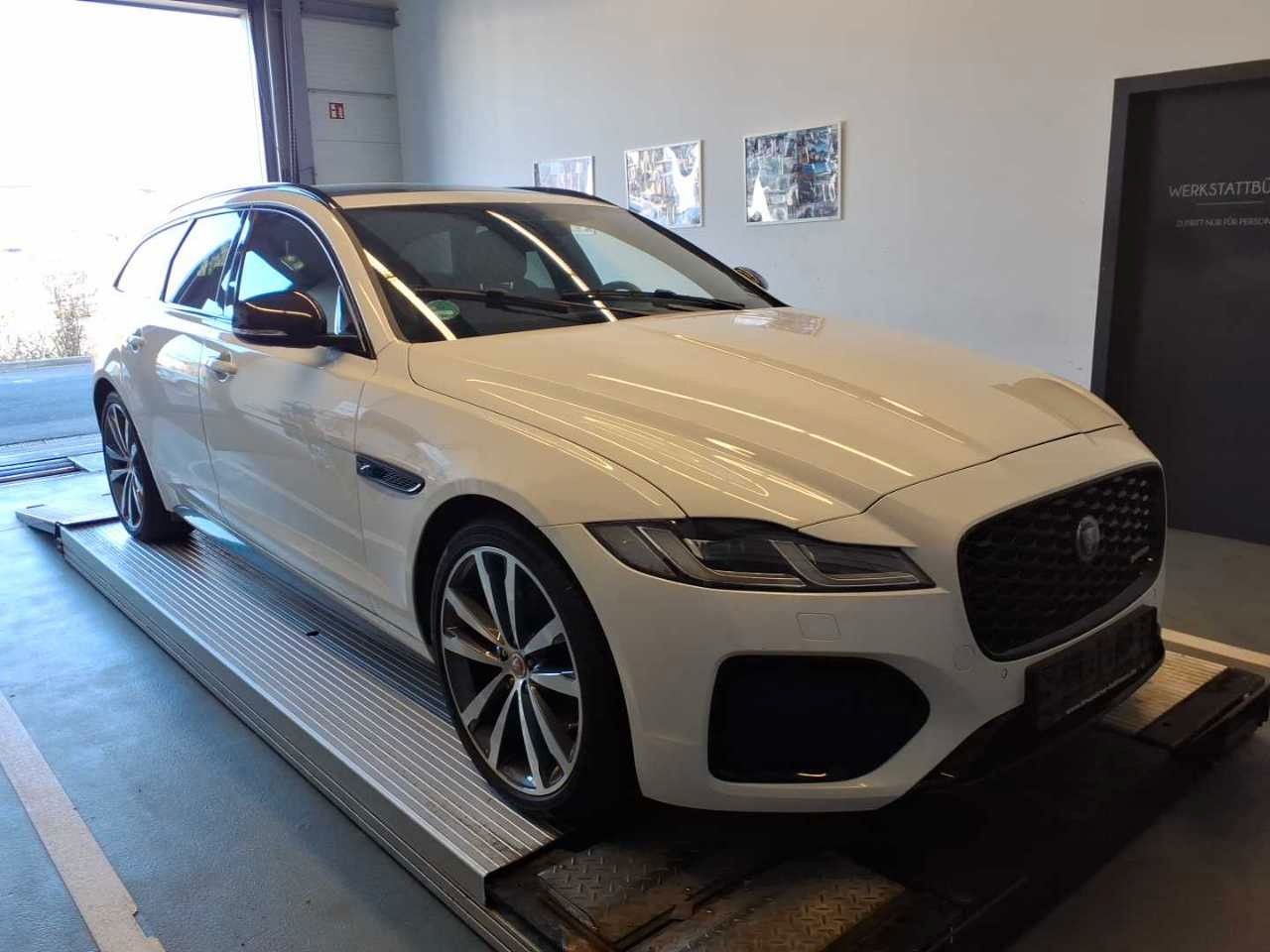 Jaguar XF Sportbrake D200 AWD R-Dynamic Black*PANO|AHK*