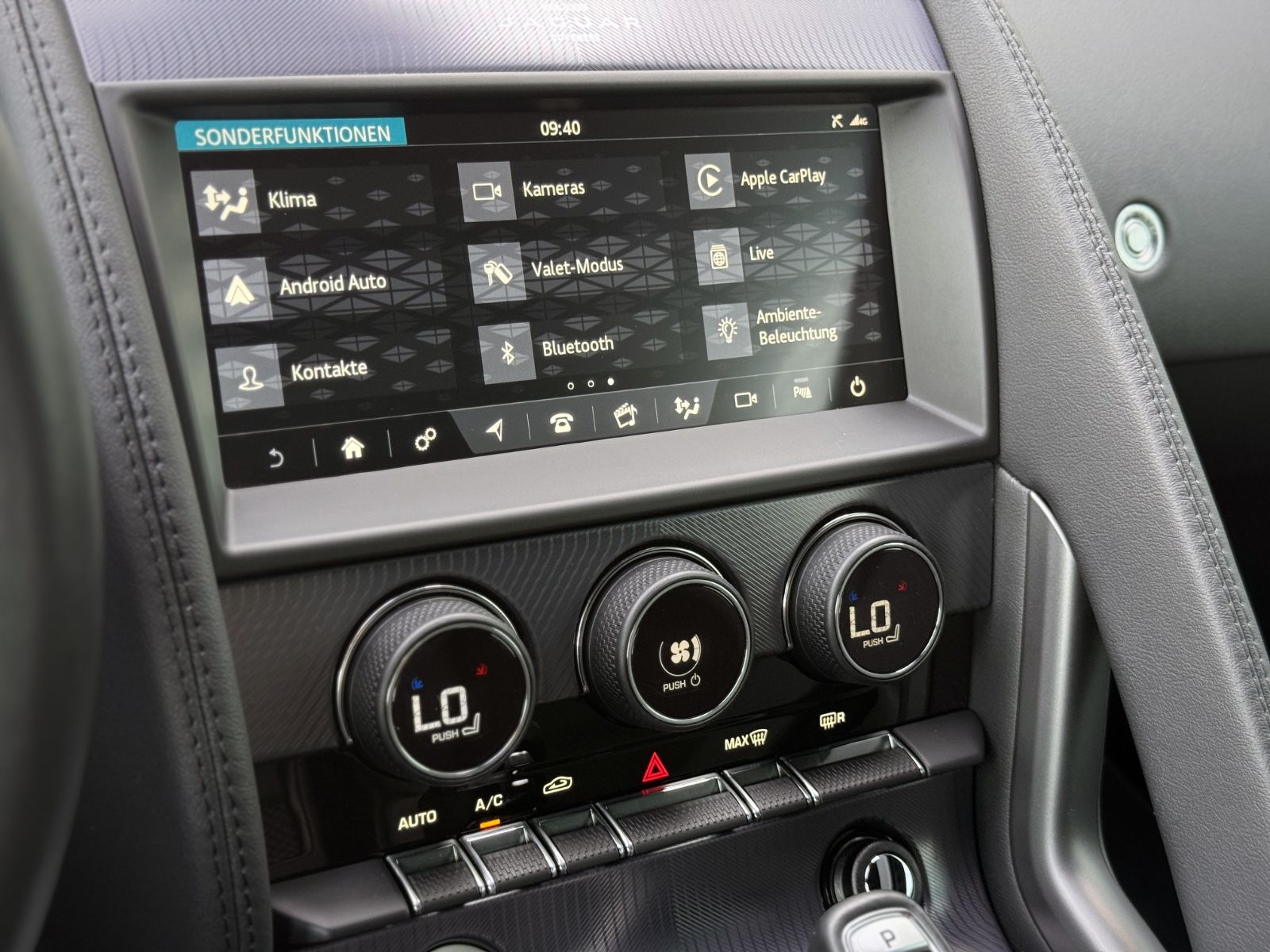 Fahrzeugabbildung Jaguar F-Type P300 Cabriolet R-Dynamic*NAVI|LED|1.HAND*