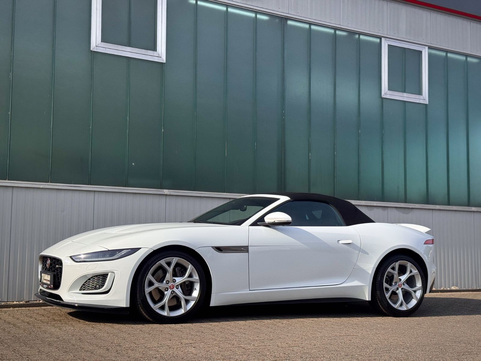 Fahrzeugabbildung Jaguar F-Type P300 Cabriolet R-Dynamic*NAVI|LED|1.HAND*