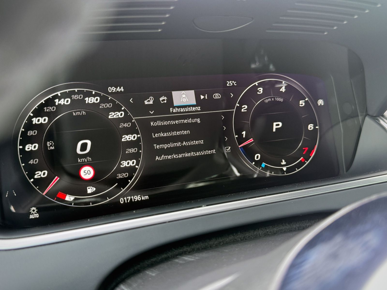 Fahrzeugabbildung Jaguar F-Type P300 Cabriolet R-Dynamic*NAVI|LED|1.HAND*