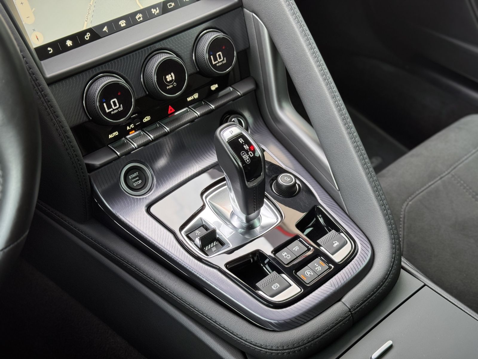 Fahrzeugabbildung Jaguar F-Type P300 Cabriolet R-Dynamic*NAVI|LED|1.HAND*